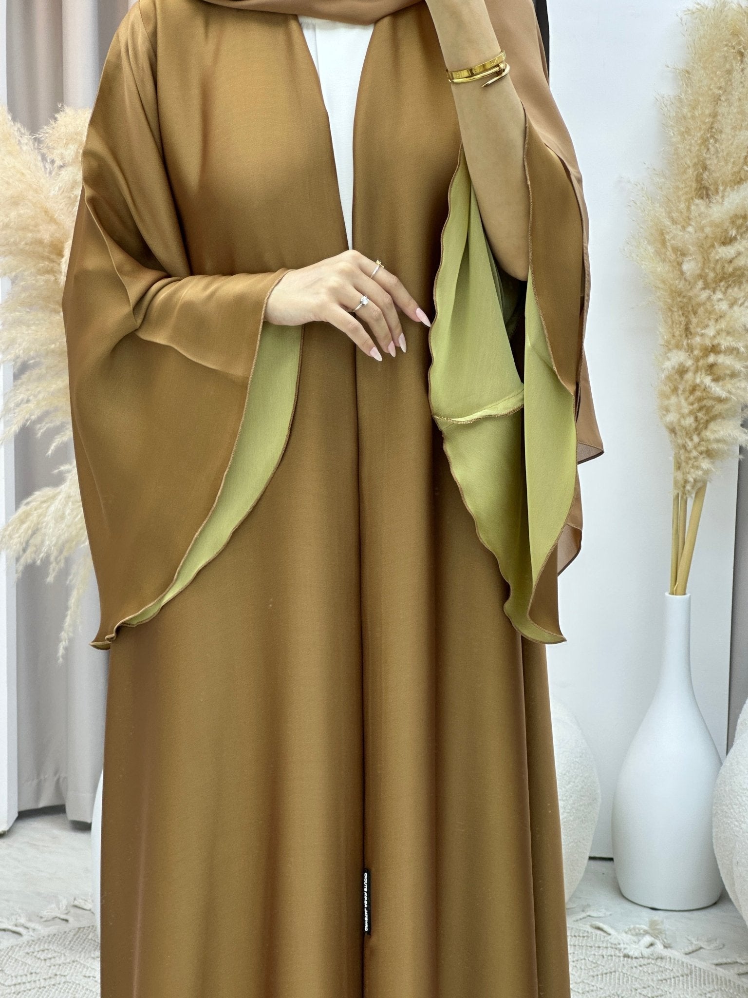 Noble Gold Abaya