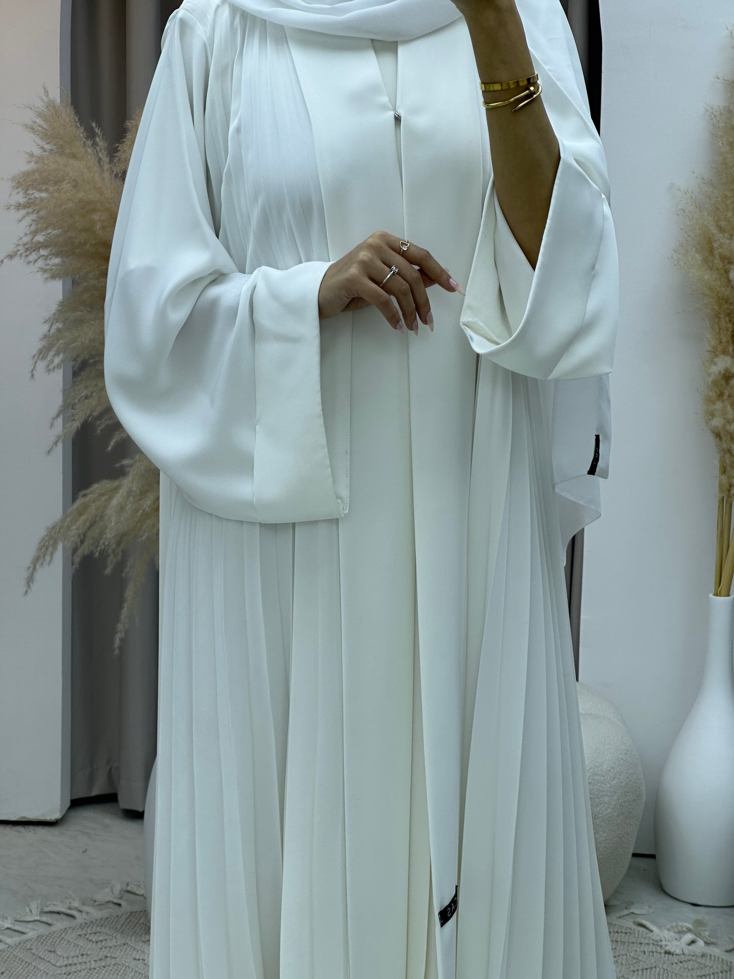 C Plain White Pleated Abaya Set