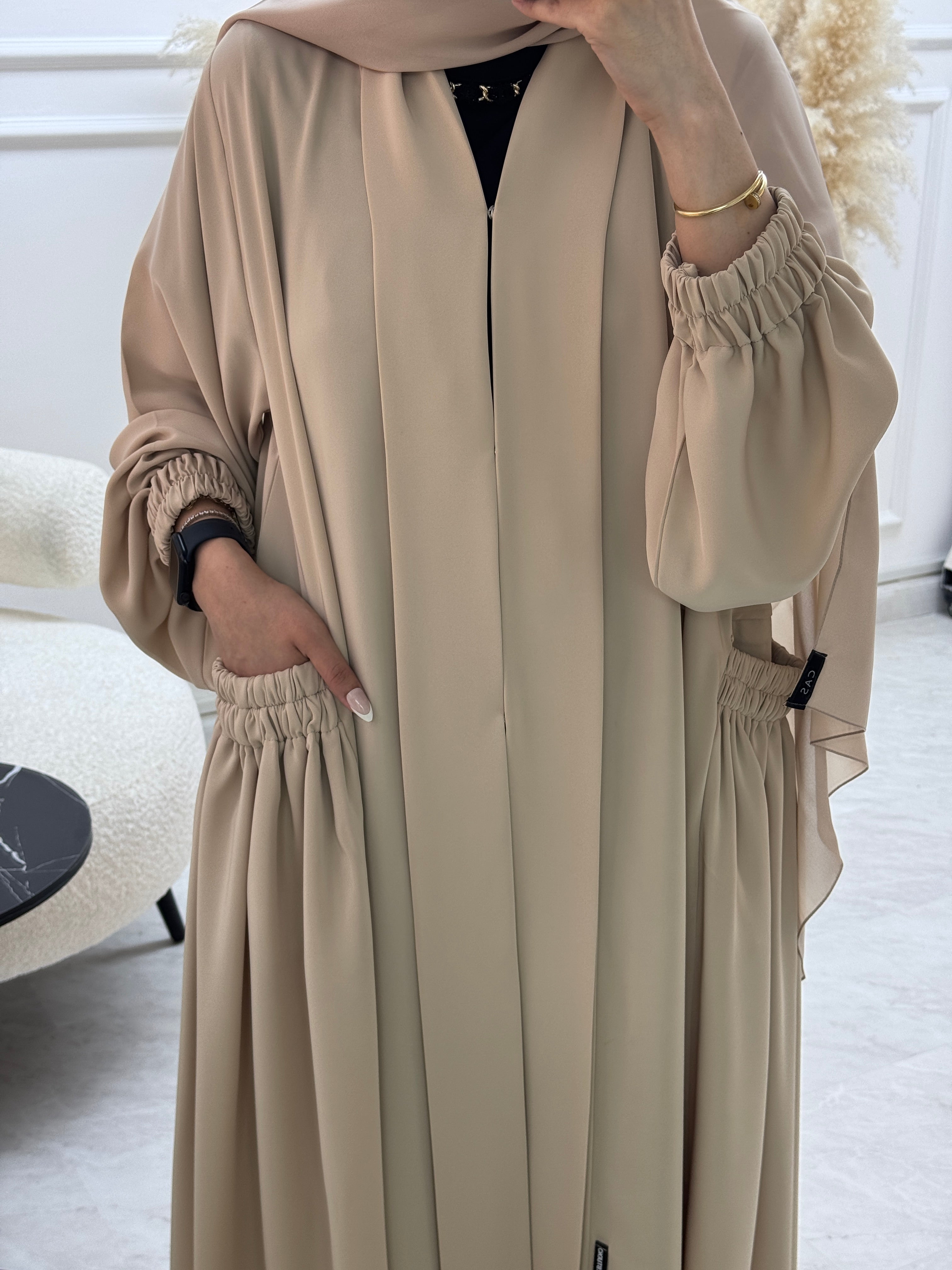 C 01-01 Beige Umrah Abaya