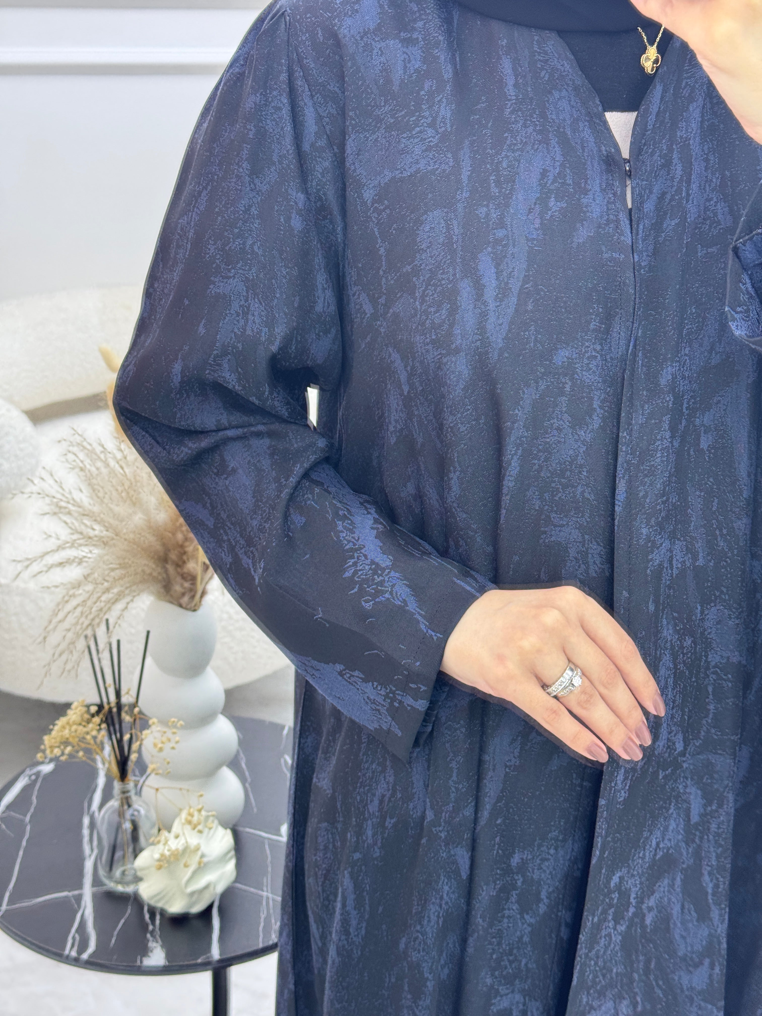 C 1089-01 عباية زرقاء مطبوعة