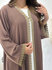 عباية مطبوعة بنقشة زنبق أسود C 1254