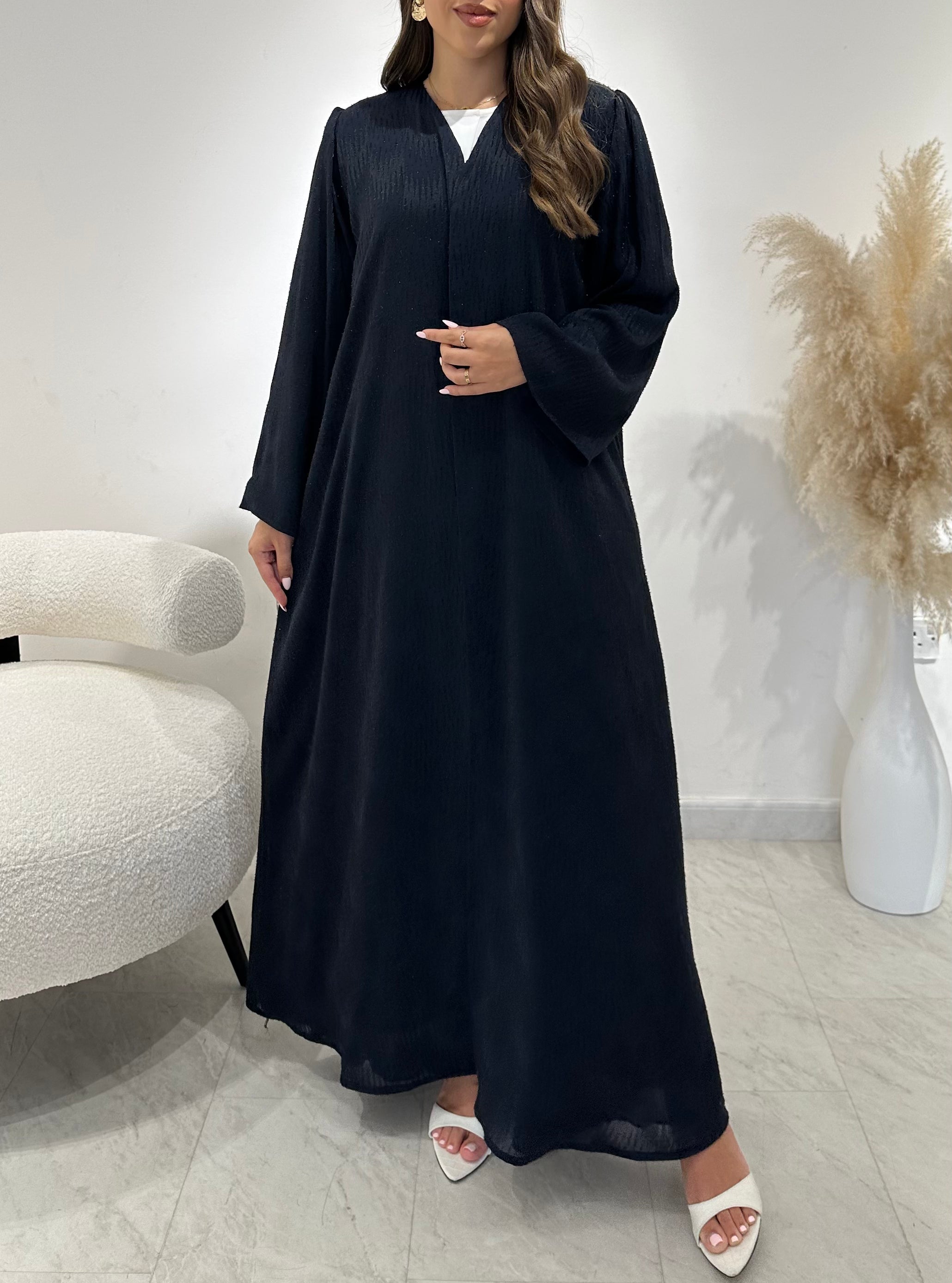 عباية مطبوعة بنقشة زنبق أسود C 1254