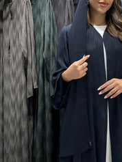 عباية مطبوعة بنقشة زنبق أسود C 1254