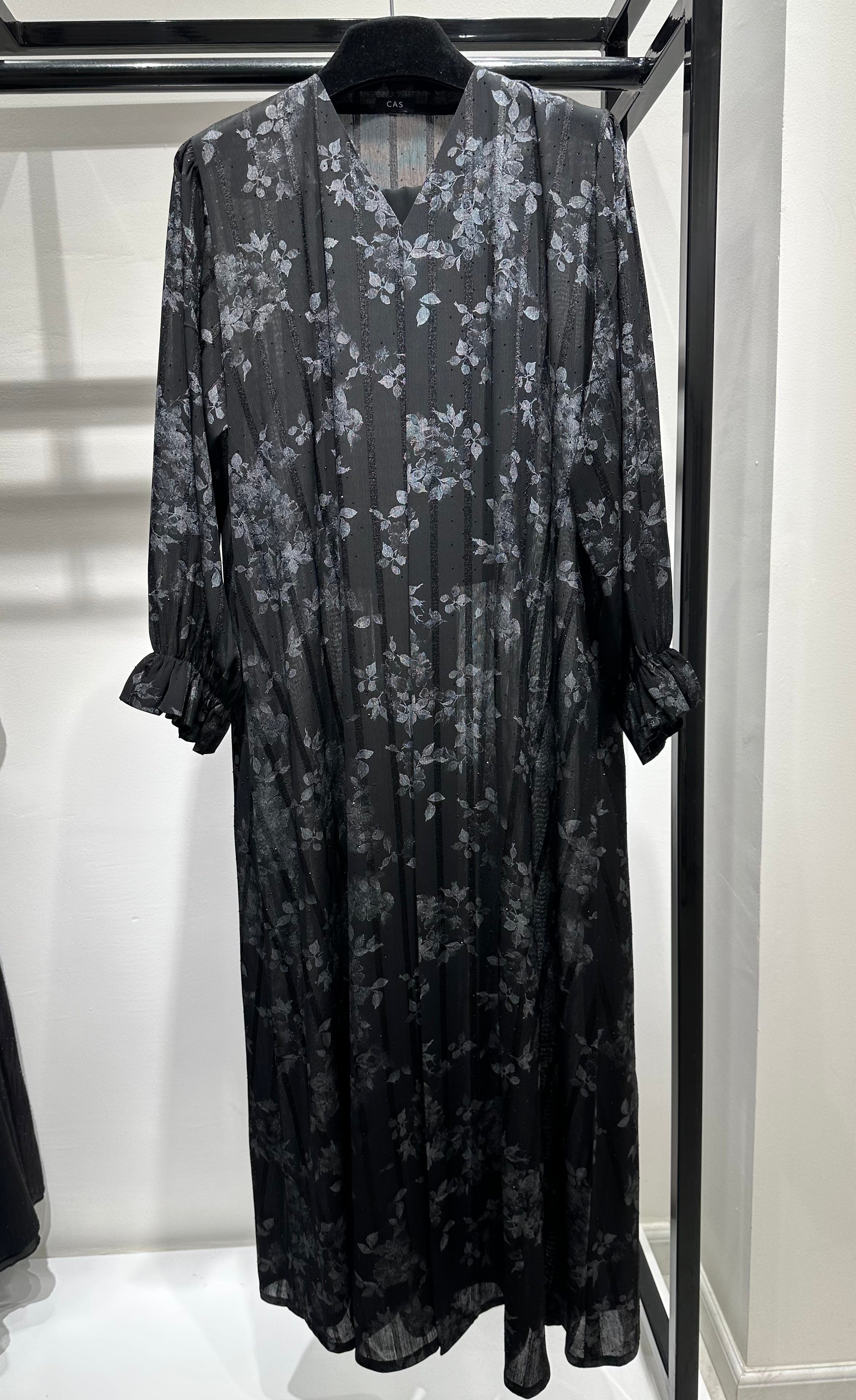 عباية مطبوعة بنقشة زنبق أسود C 1254