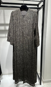 عباية مطبوعة بنقشة زنبق أسود C 1254