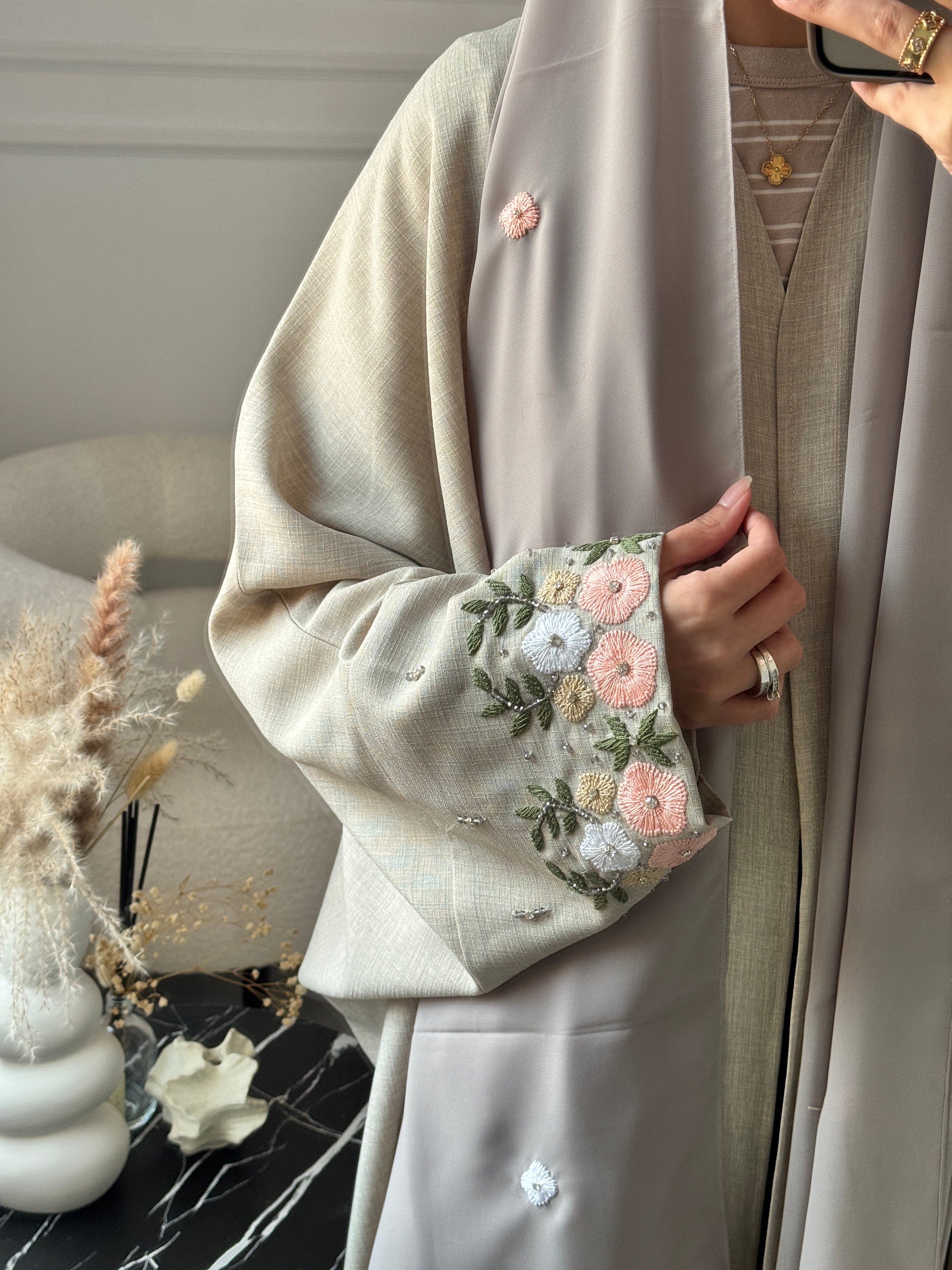 C 1134-01 Bubblegum Bisht Abaya