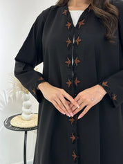 عباية سوداء مطرزة بالخرز رقم 1017
