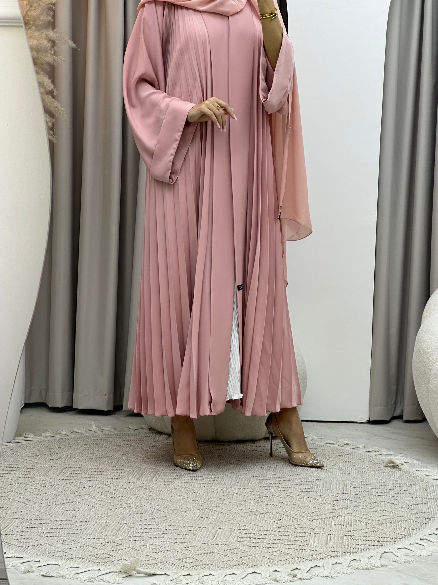 C Plain Pink Pleated Abaya