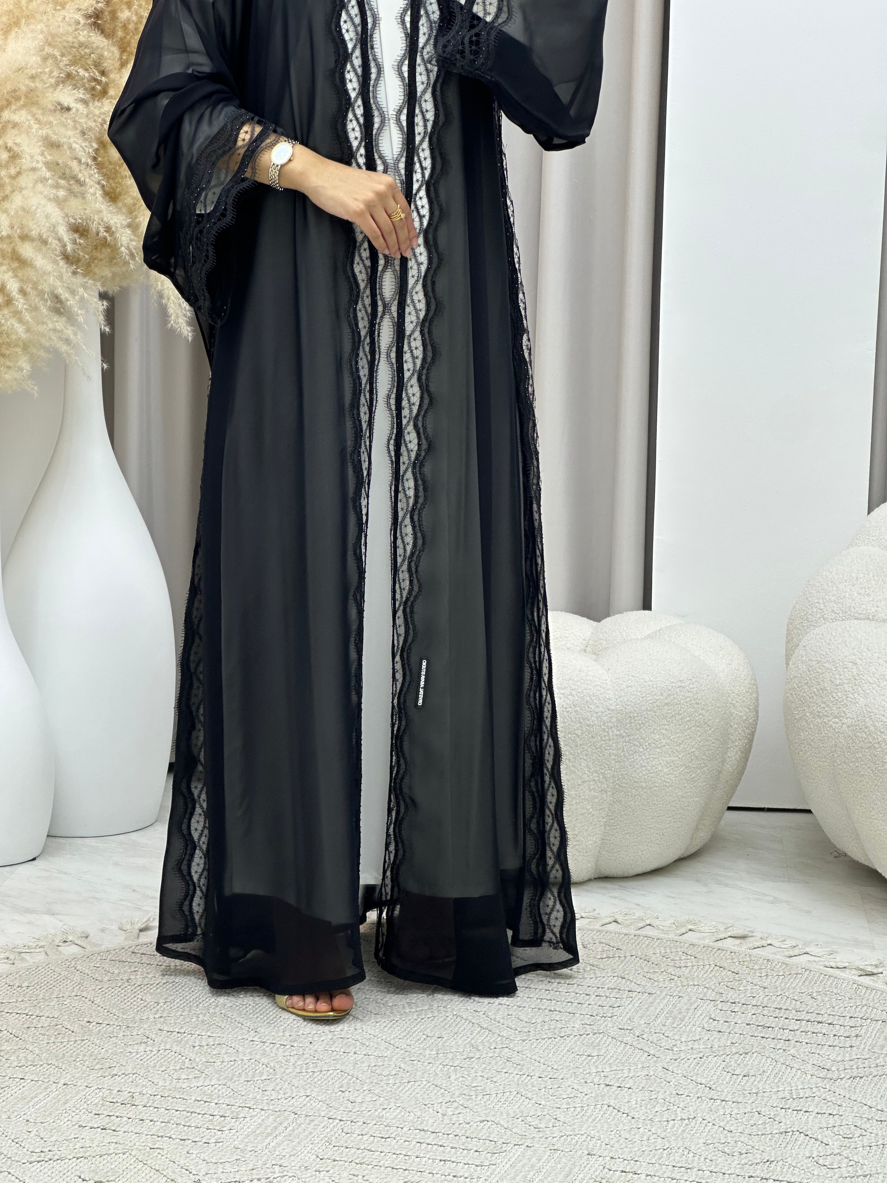 C 04533 Black Classic Lace Abaya