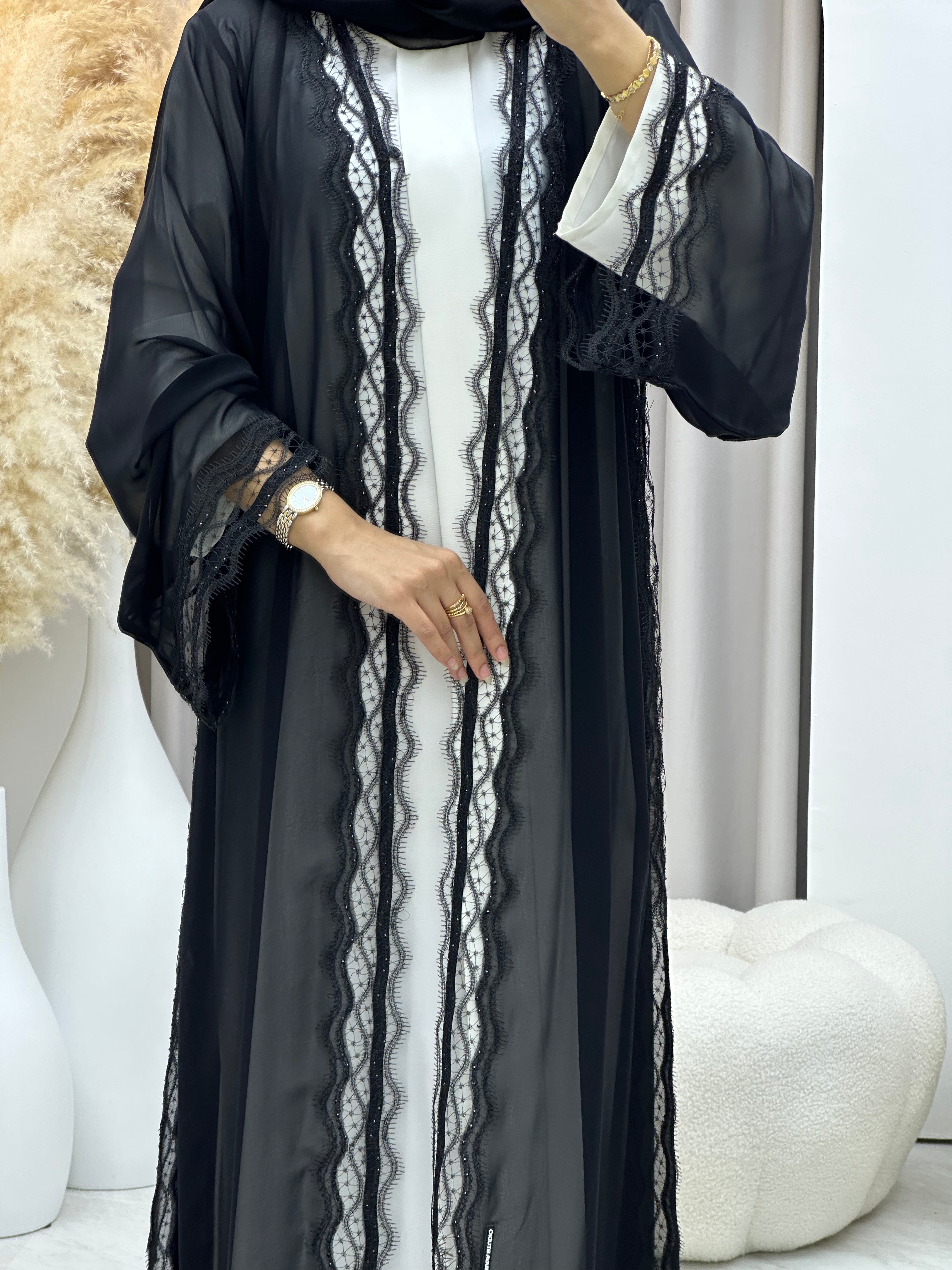 C 04533 Black Classic Lace Abaya