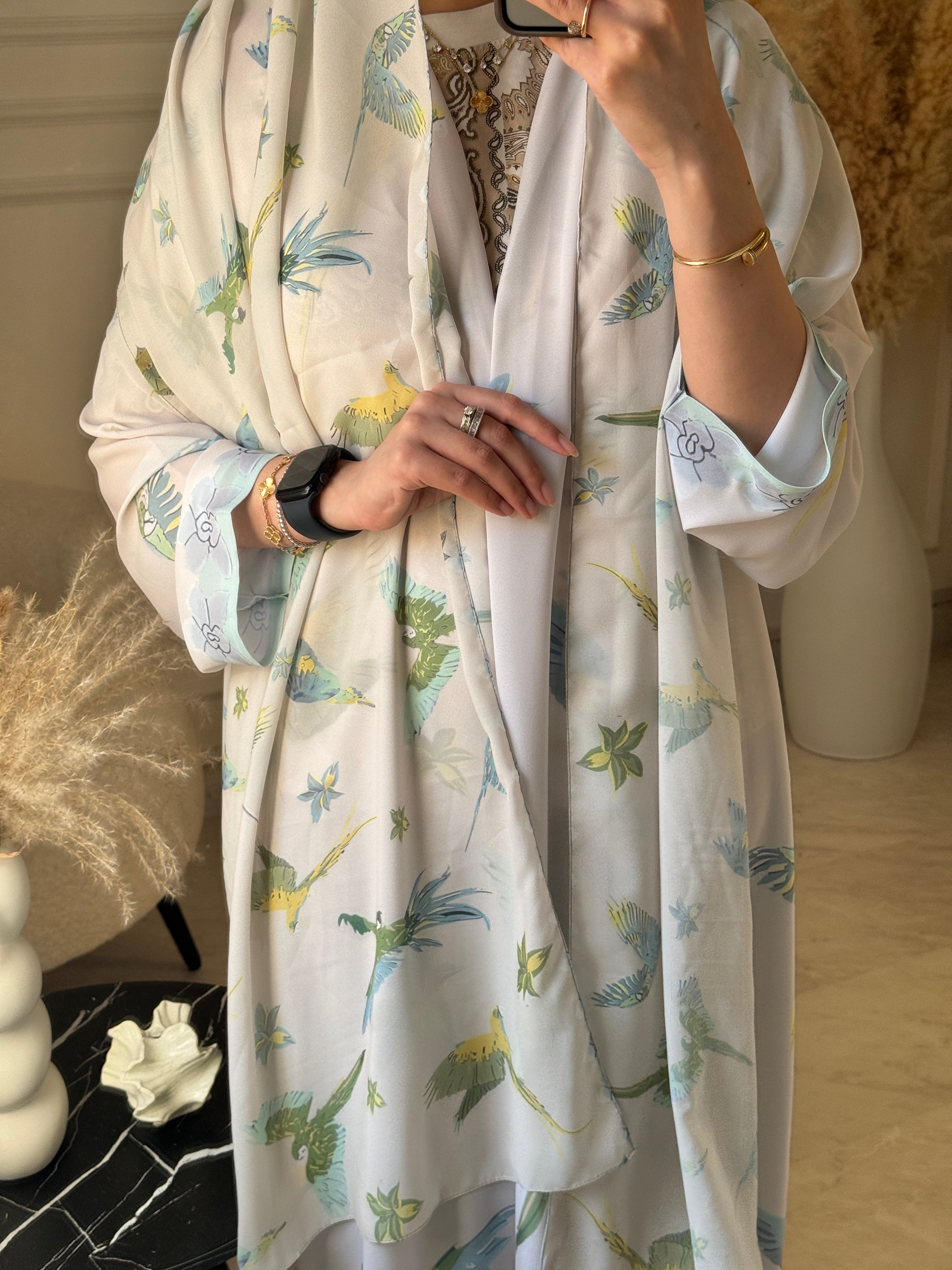 عباية مطبوعة بلون بيج C 1207