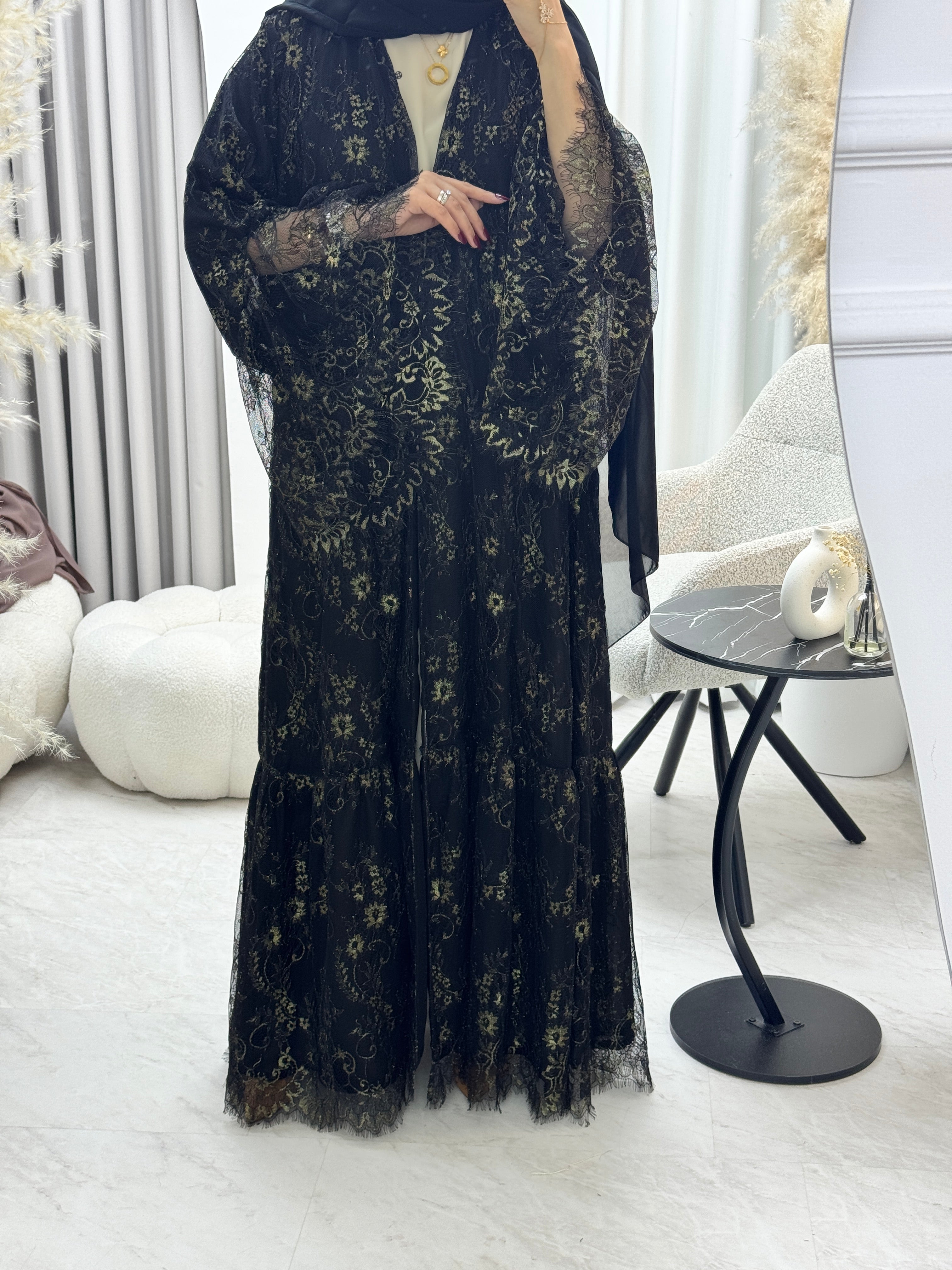 عباية مطرزة بزهرة الوستارية C 1284-03