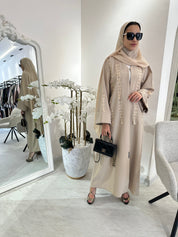 عباية صيفية بيج مطرزة بالشراشيب