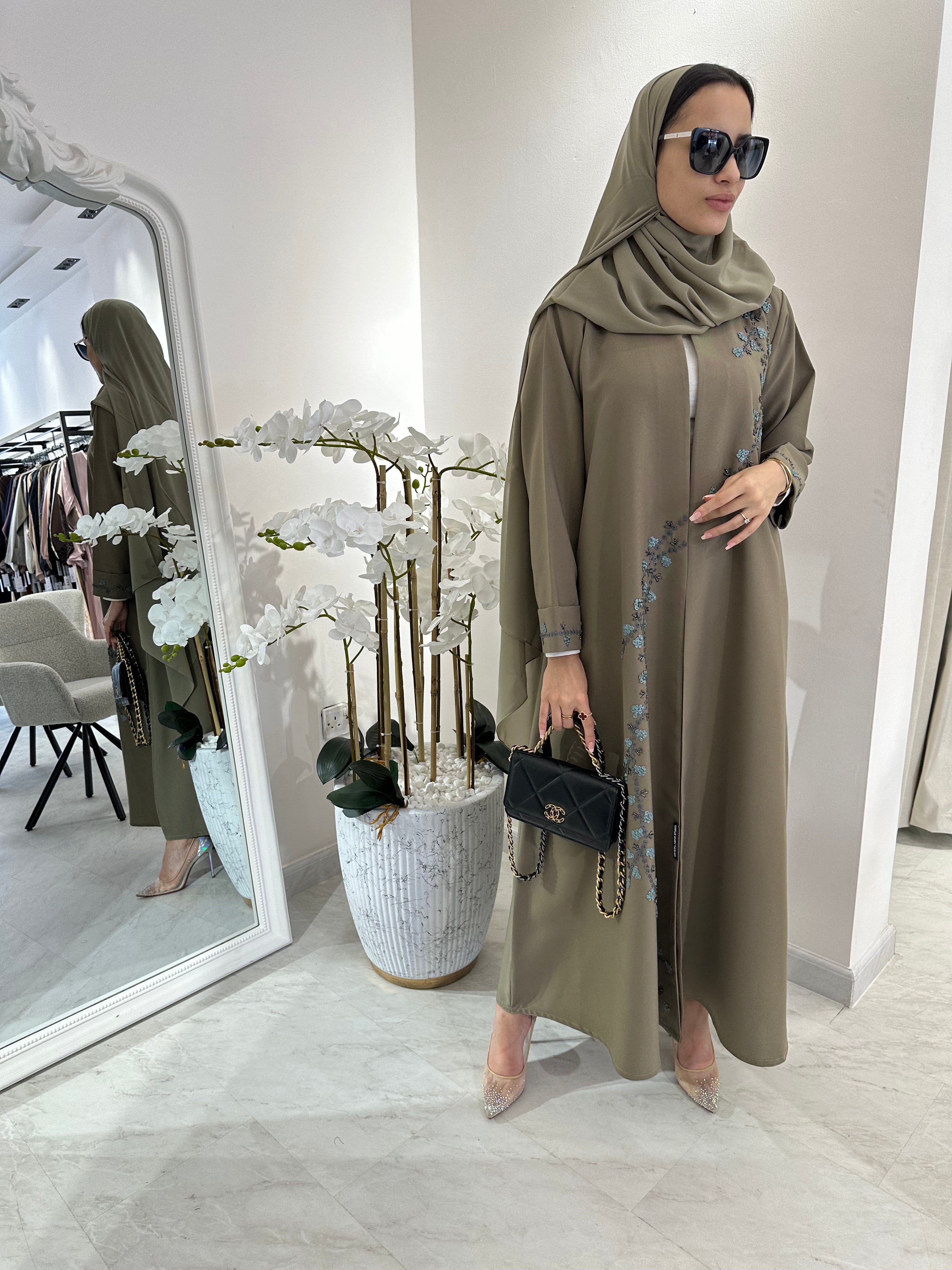 C 1552 Beige Blue Floral Abaya