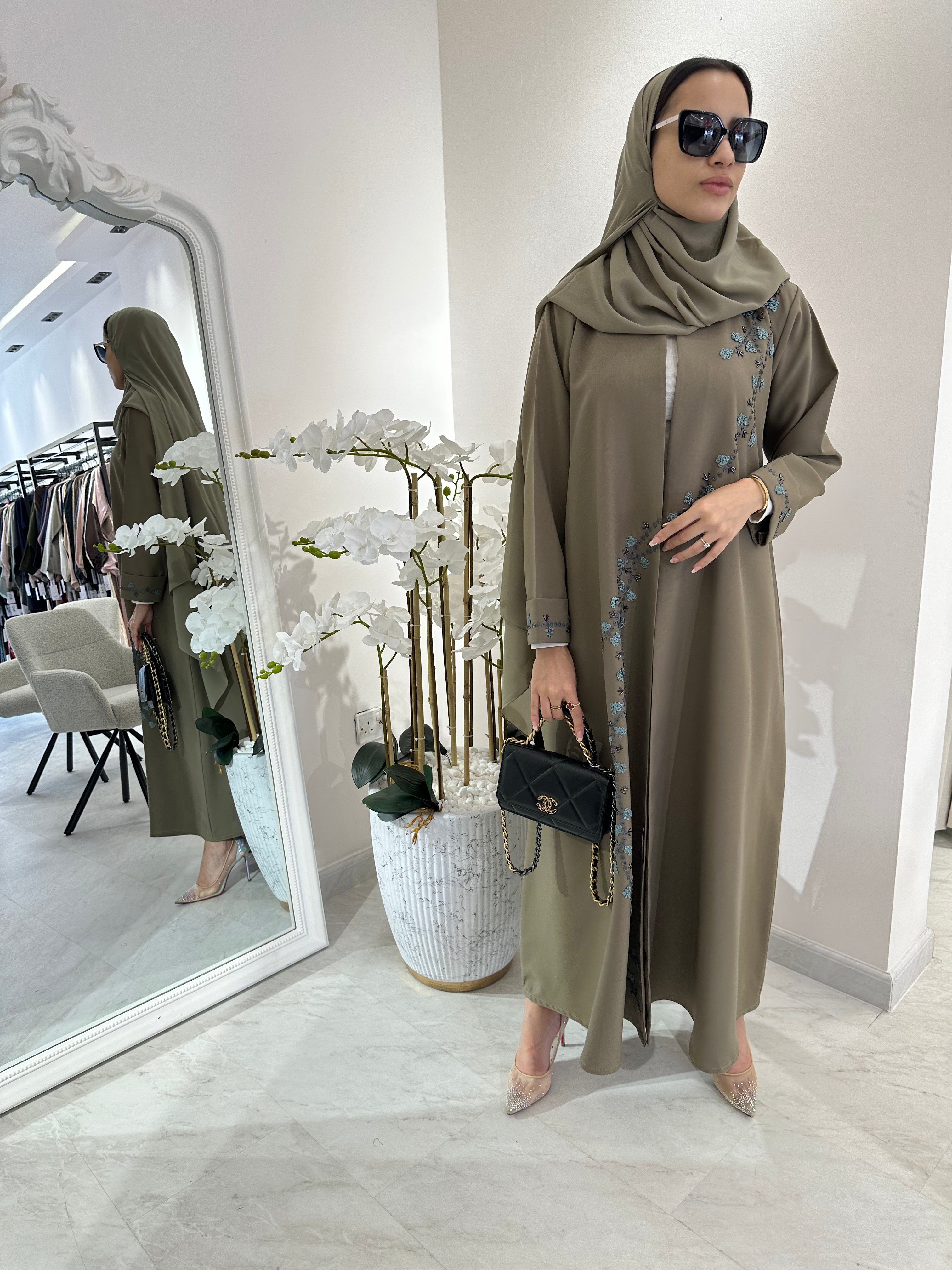 C 1552 Beige Blue Floral Abaya