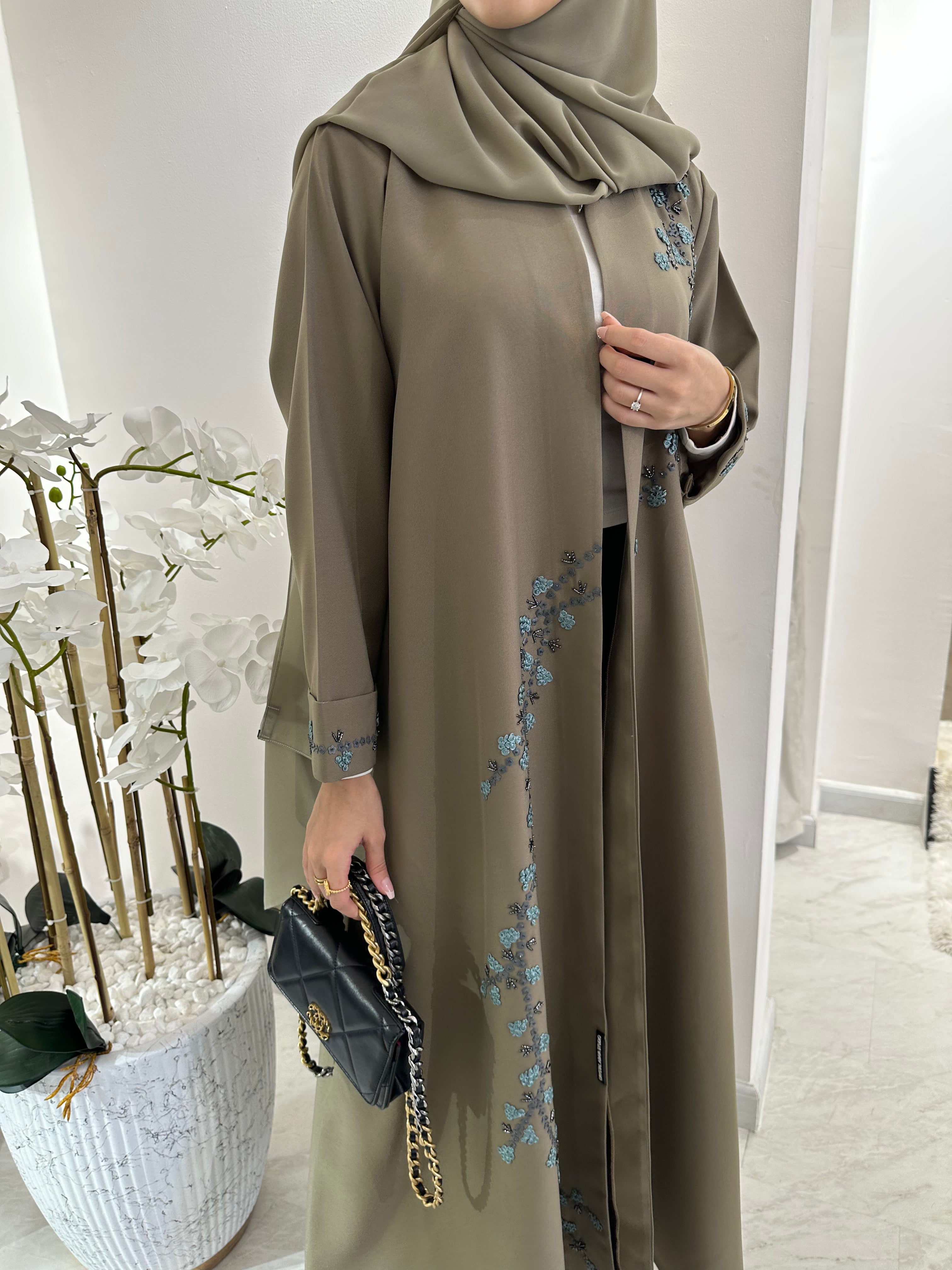 C 1552 Beige Blue Floral Abaya