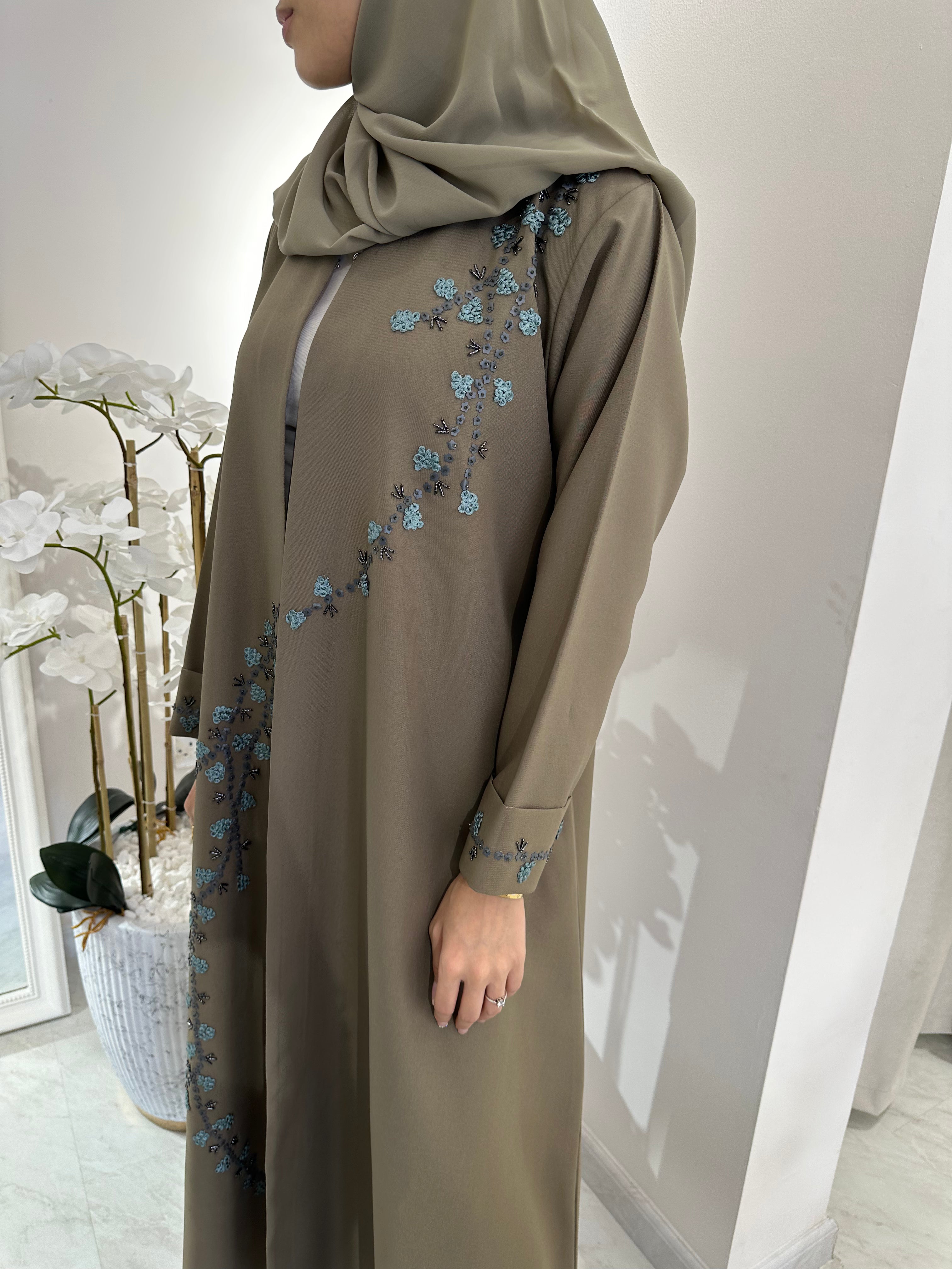 C 1552 Beige Blue Floral Abaya