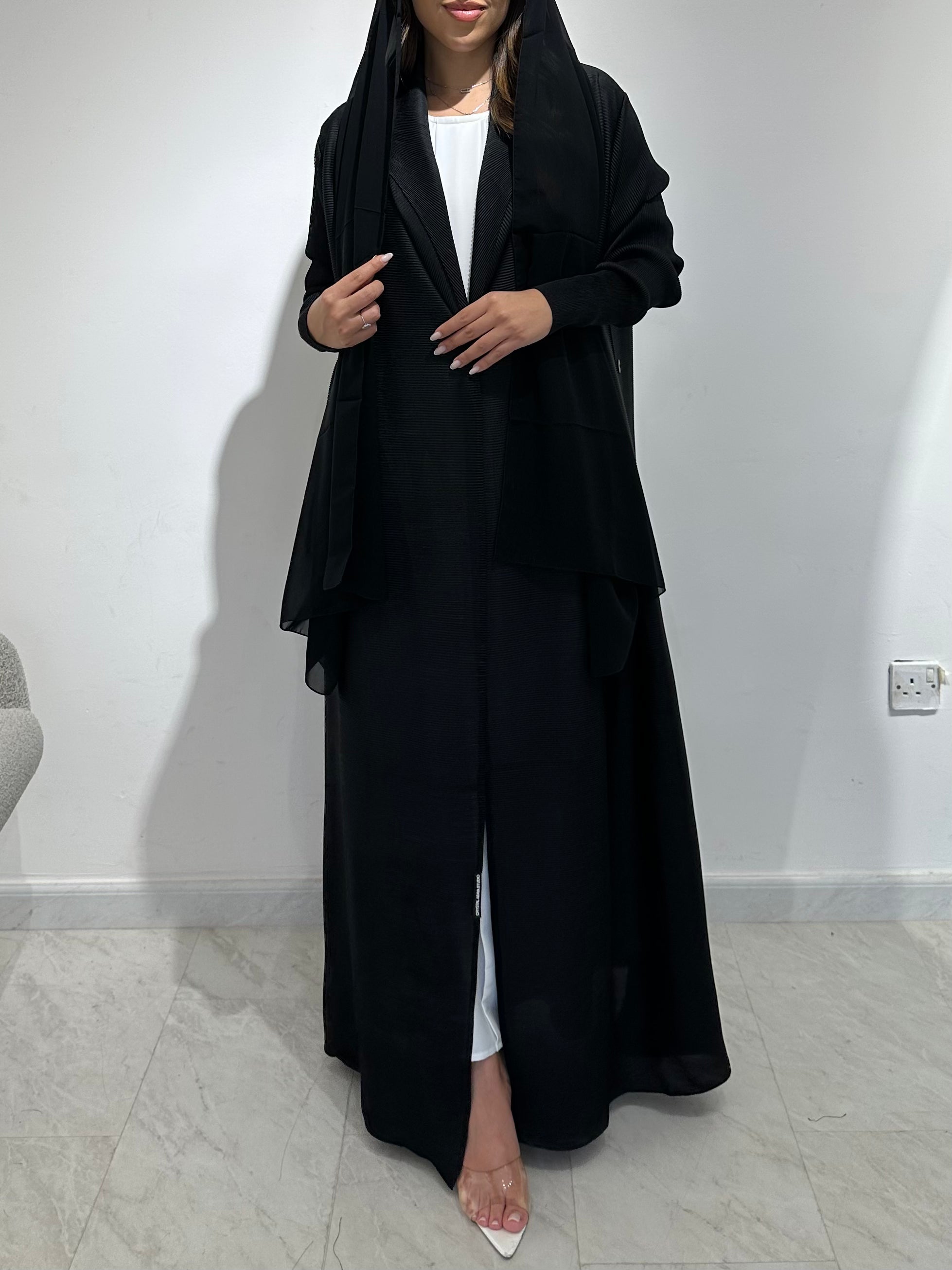 C 1569 Black Pleated Abaya