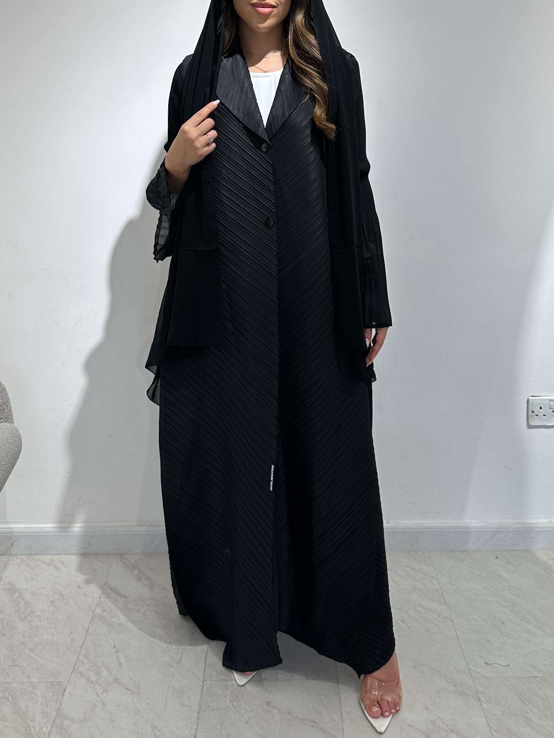 C 1569 Black Pleated Abaya
