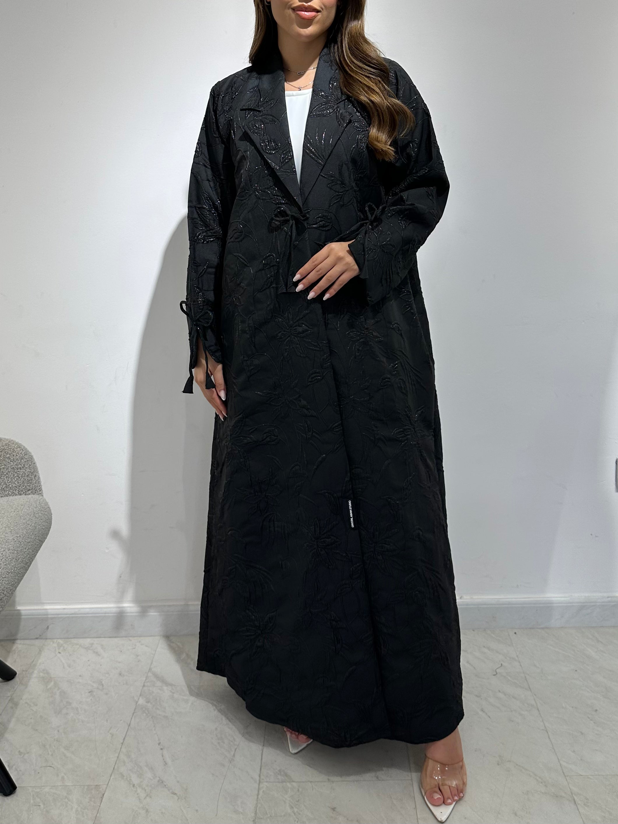 C 1582 Black Floral Abaya