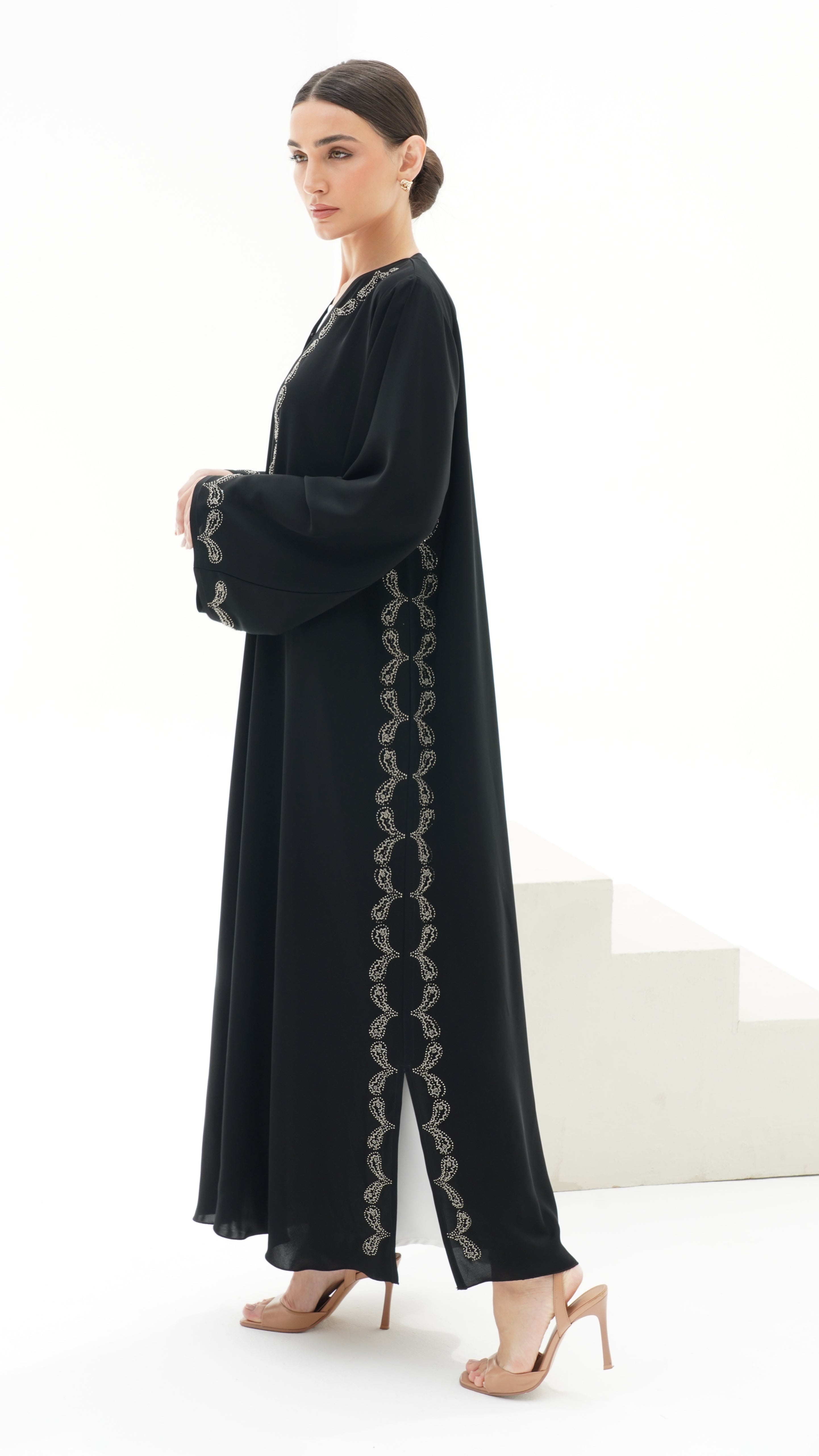 C 1140 Black Abaya