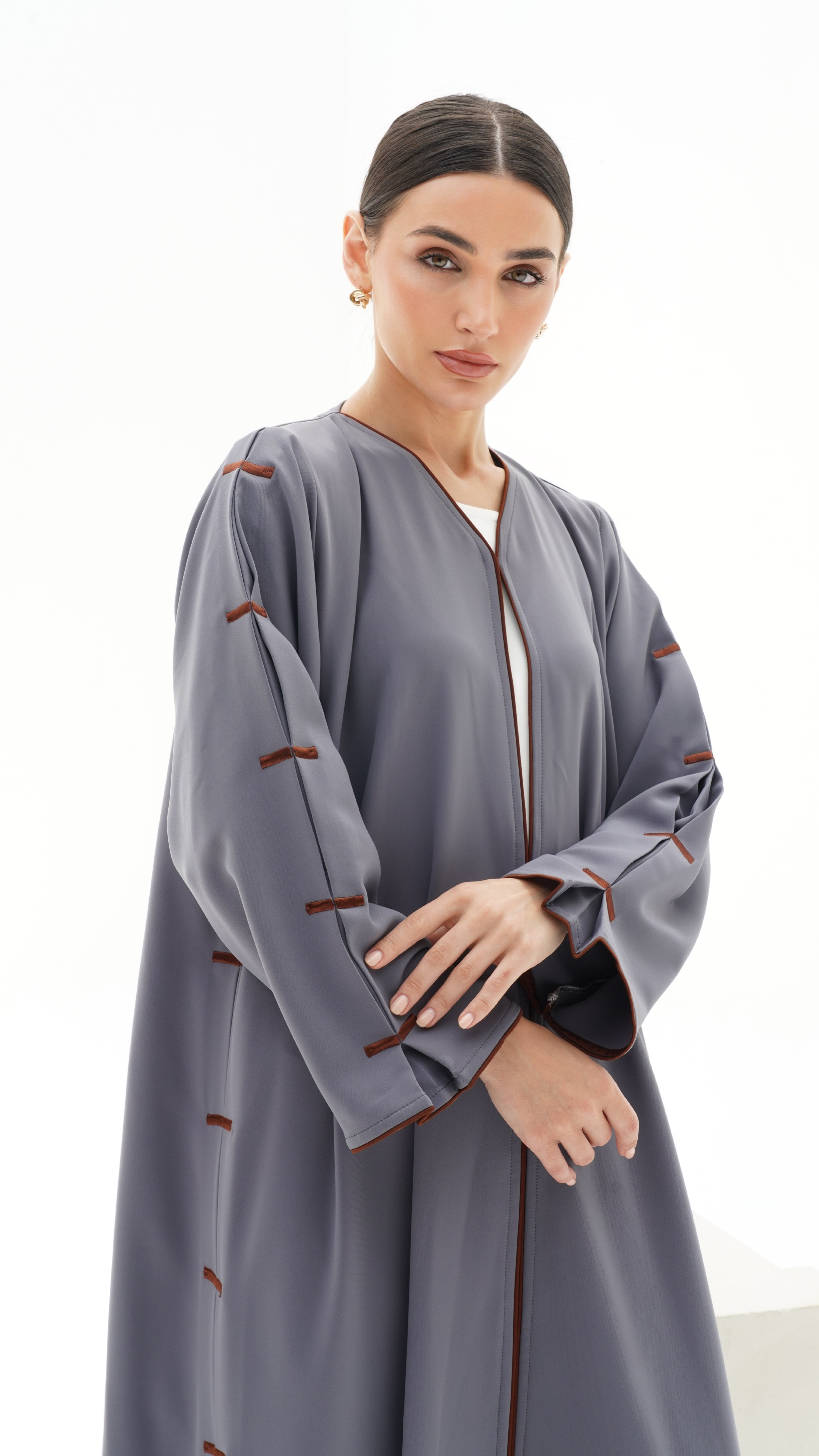 C 1141 Grey Abaya