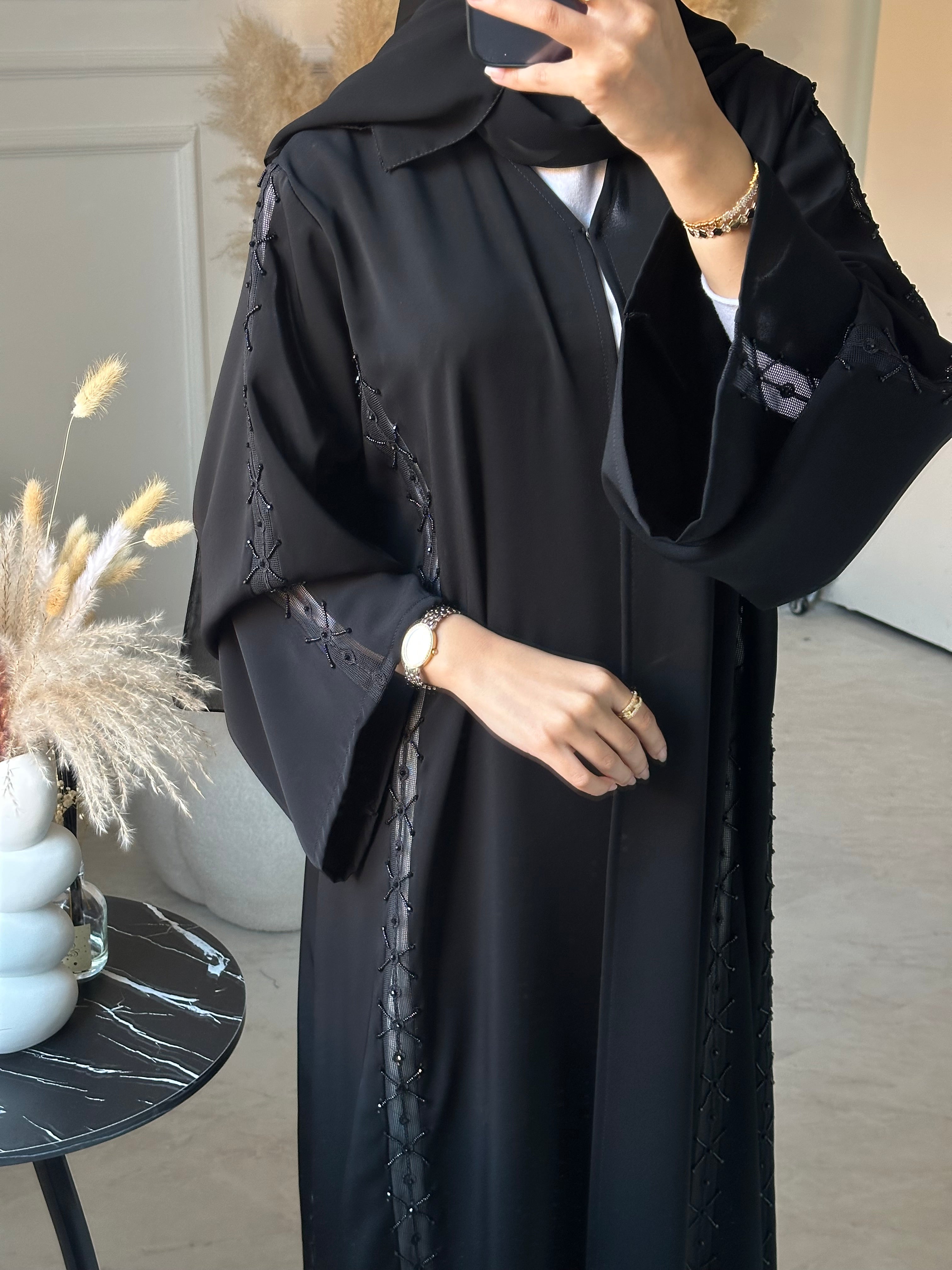 C 0893 عباية دانتيل سوداء