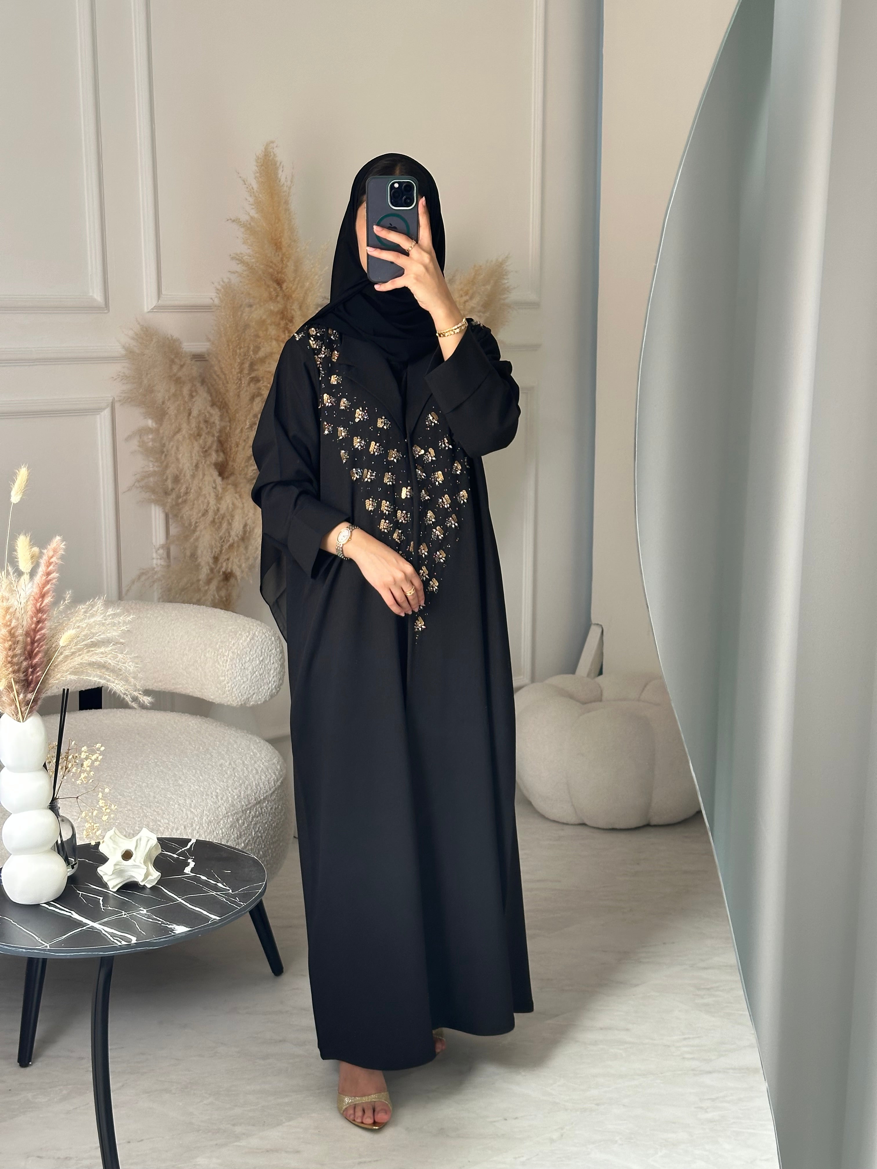 C 0929 عباية عيد سوداء مطرزة بالخرز