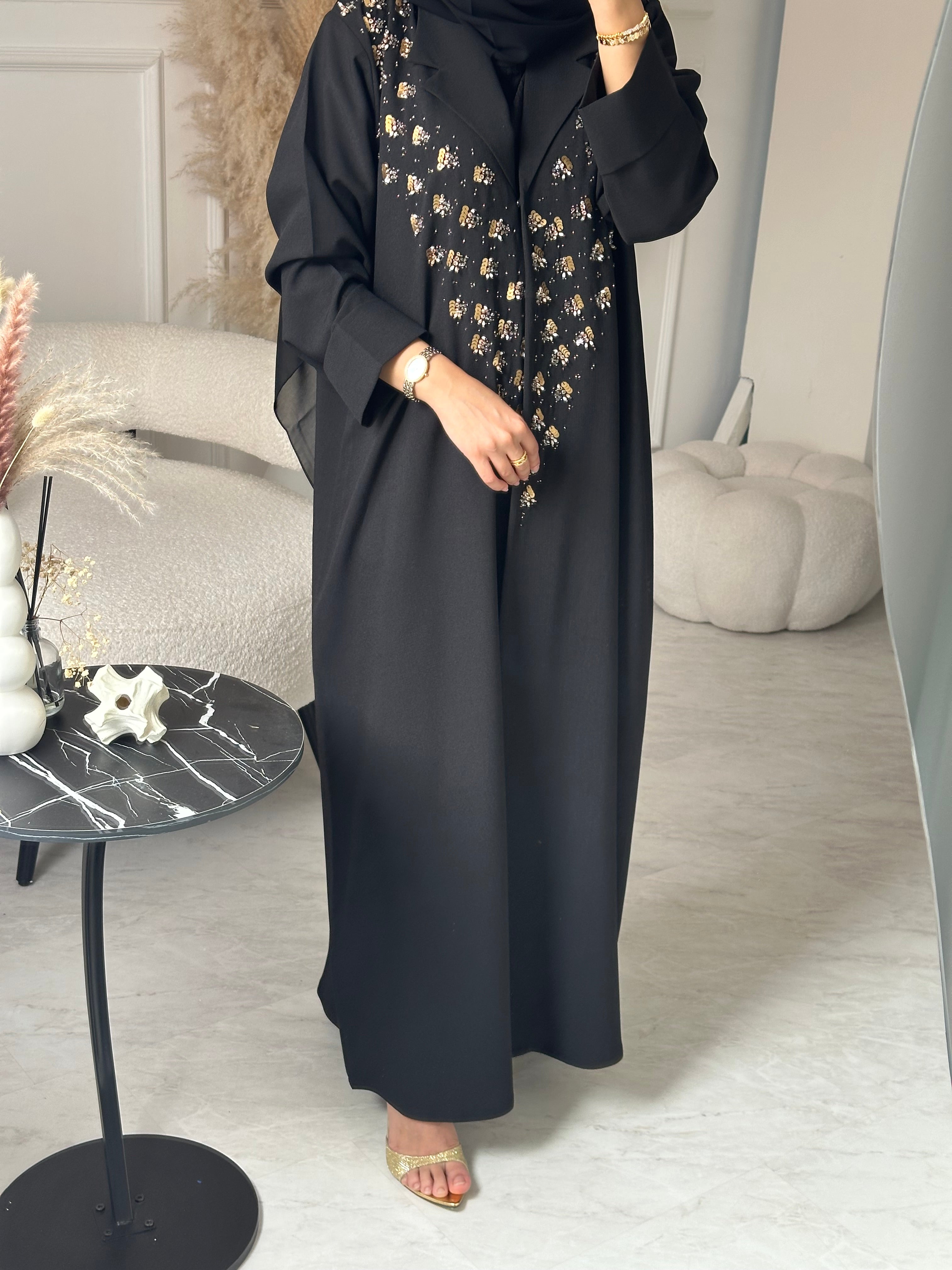 C 0929 عباية عيد سوداء مطرزة بالخرز