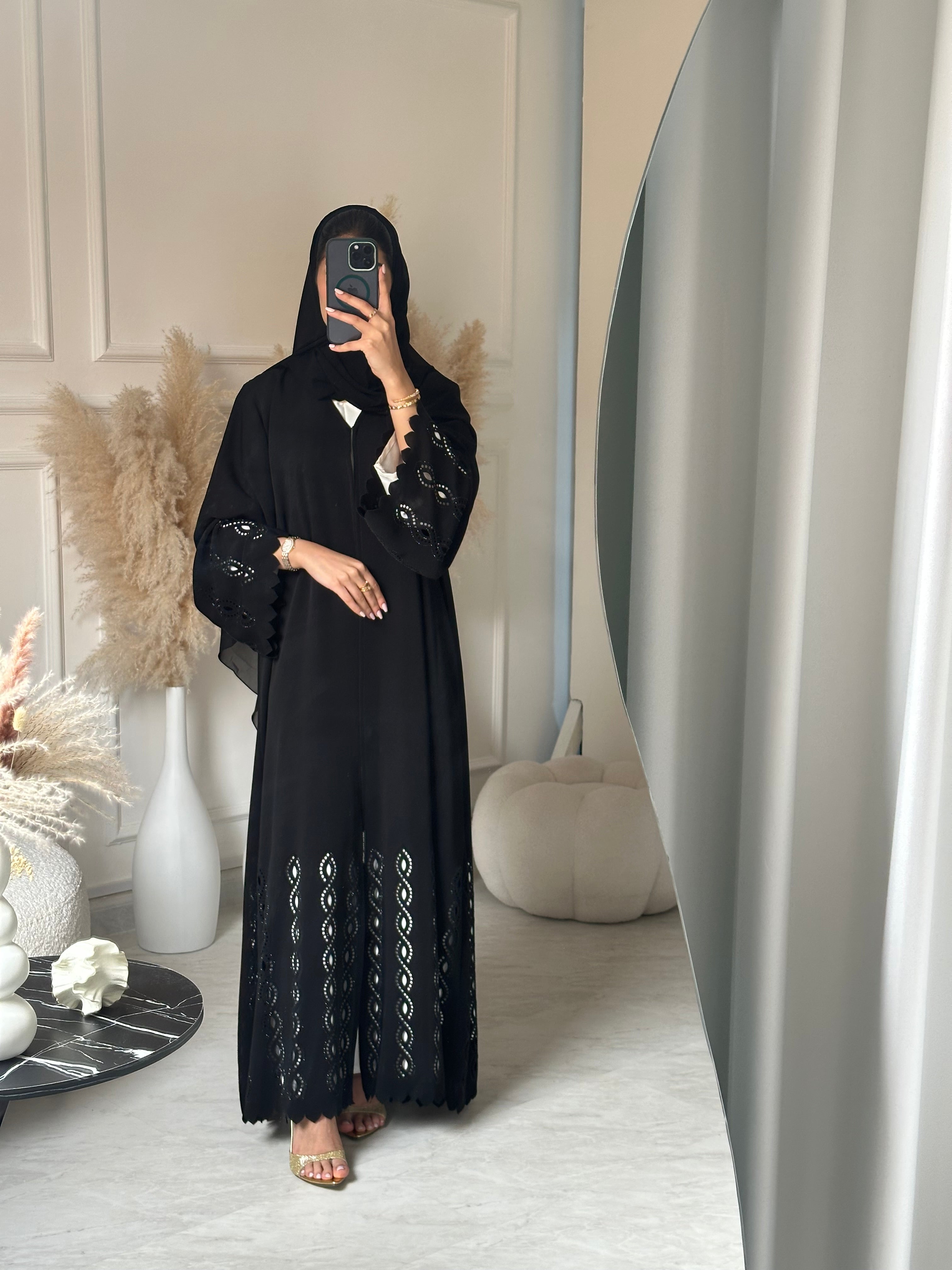C 0946 Black Lasercut Abaya