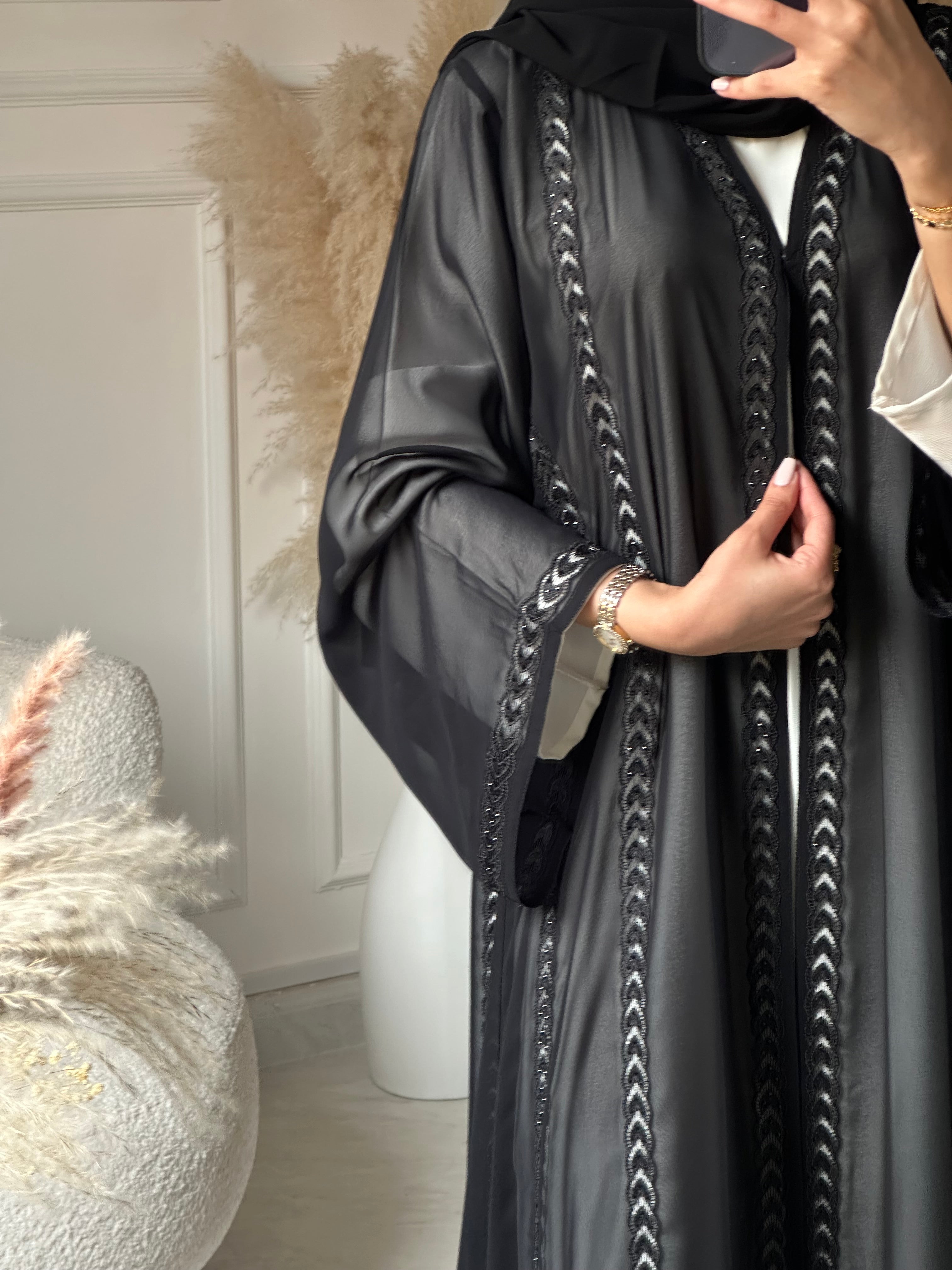 عباية دانتيل سوداء C 0947