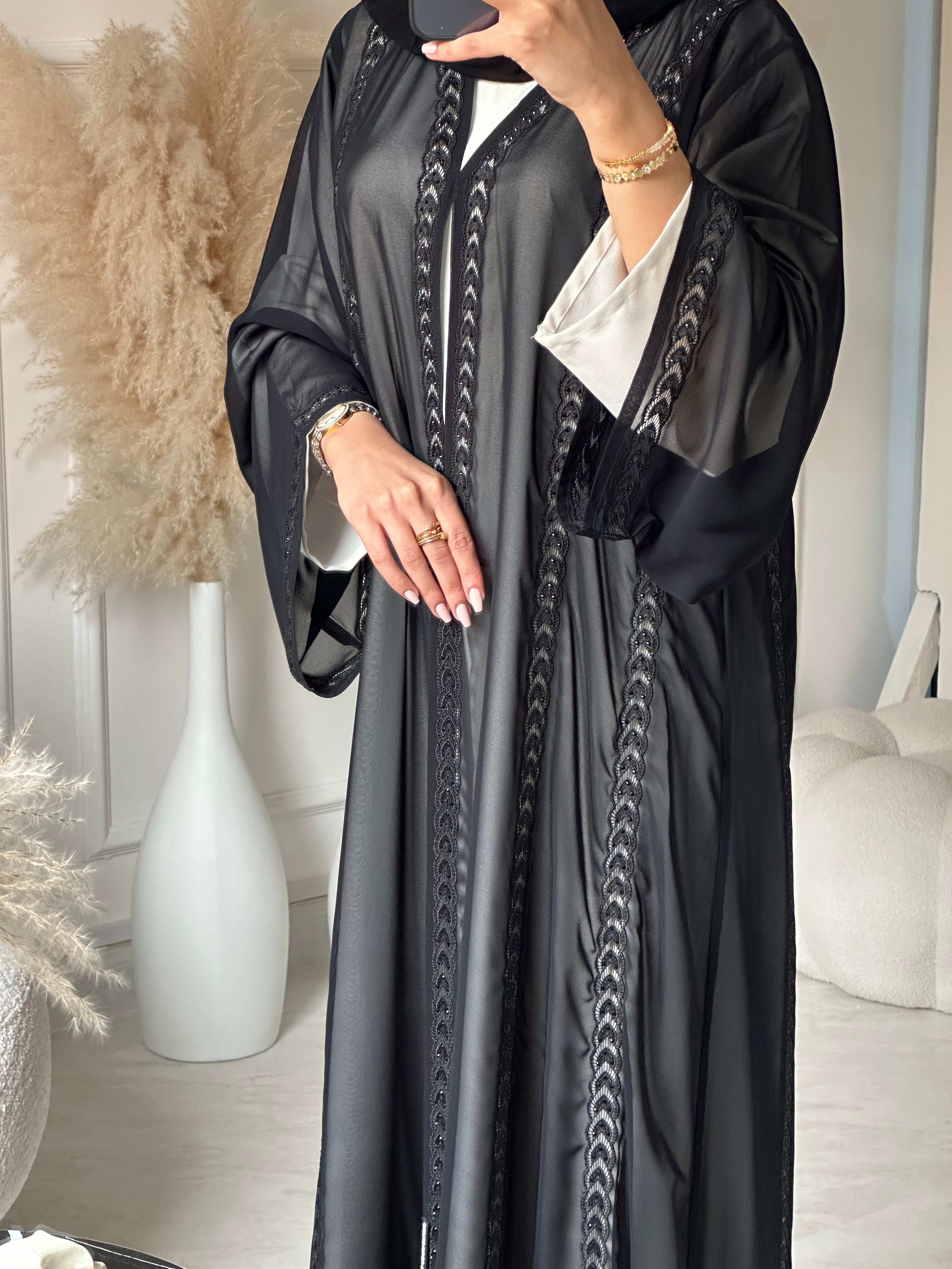 عباية دانتيل سوداء C 0947