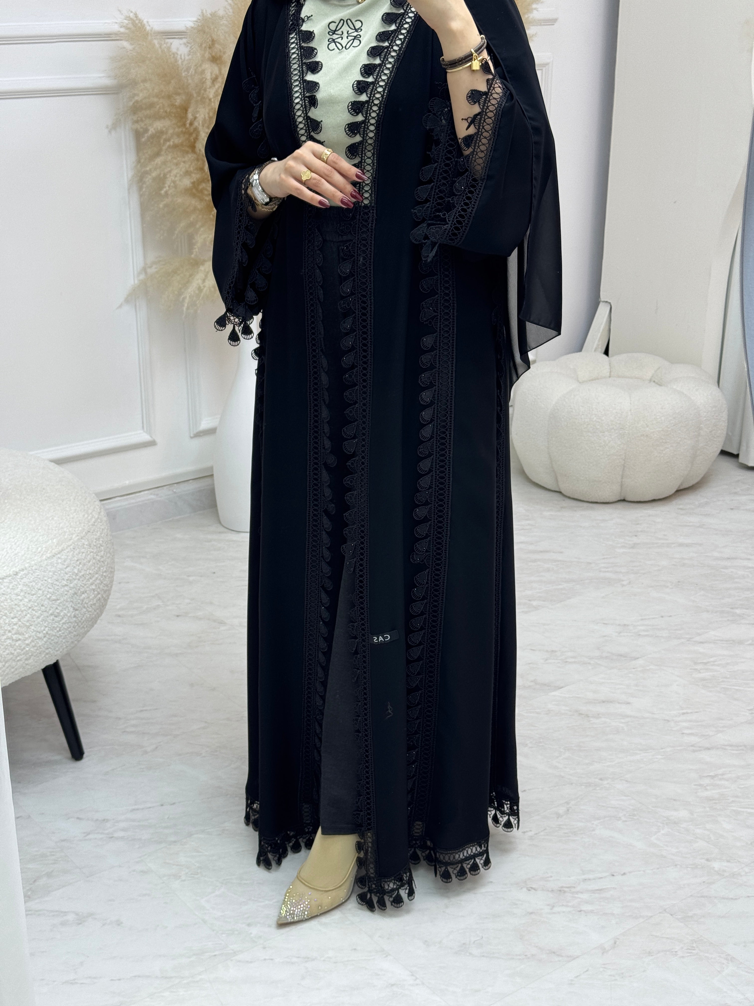 عباية دانتيل سوداء C 0990