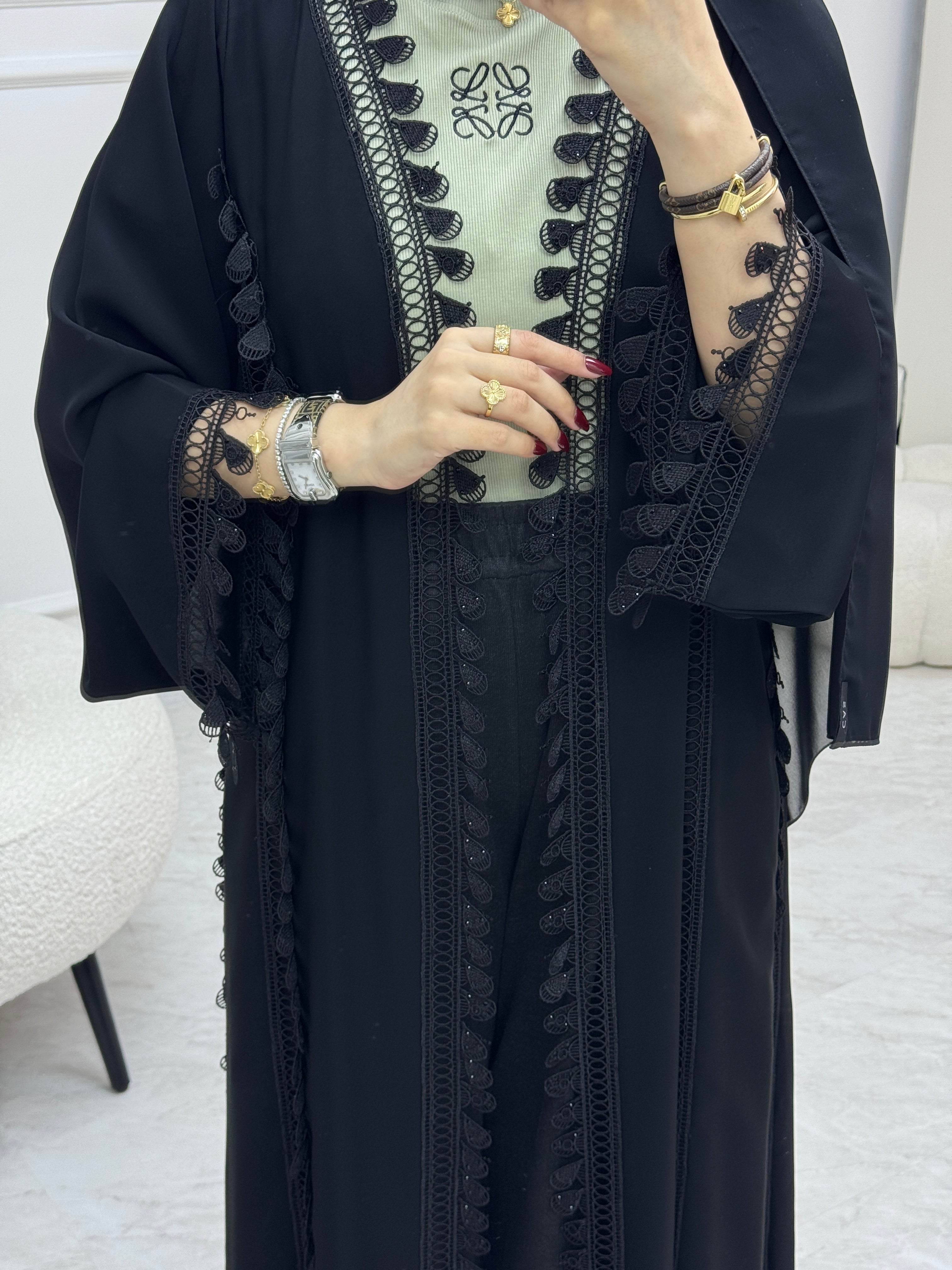 عباية دانتيل سوداء C 0990