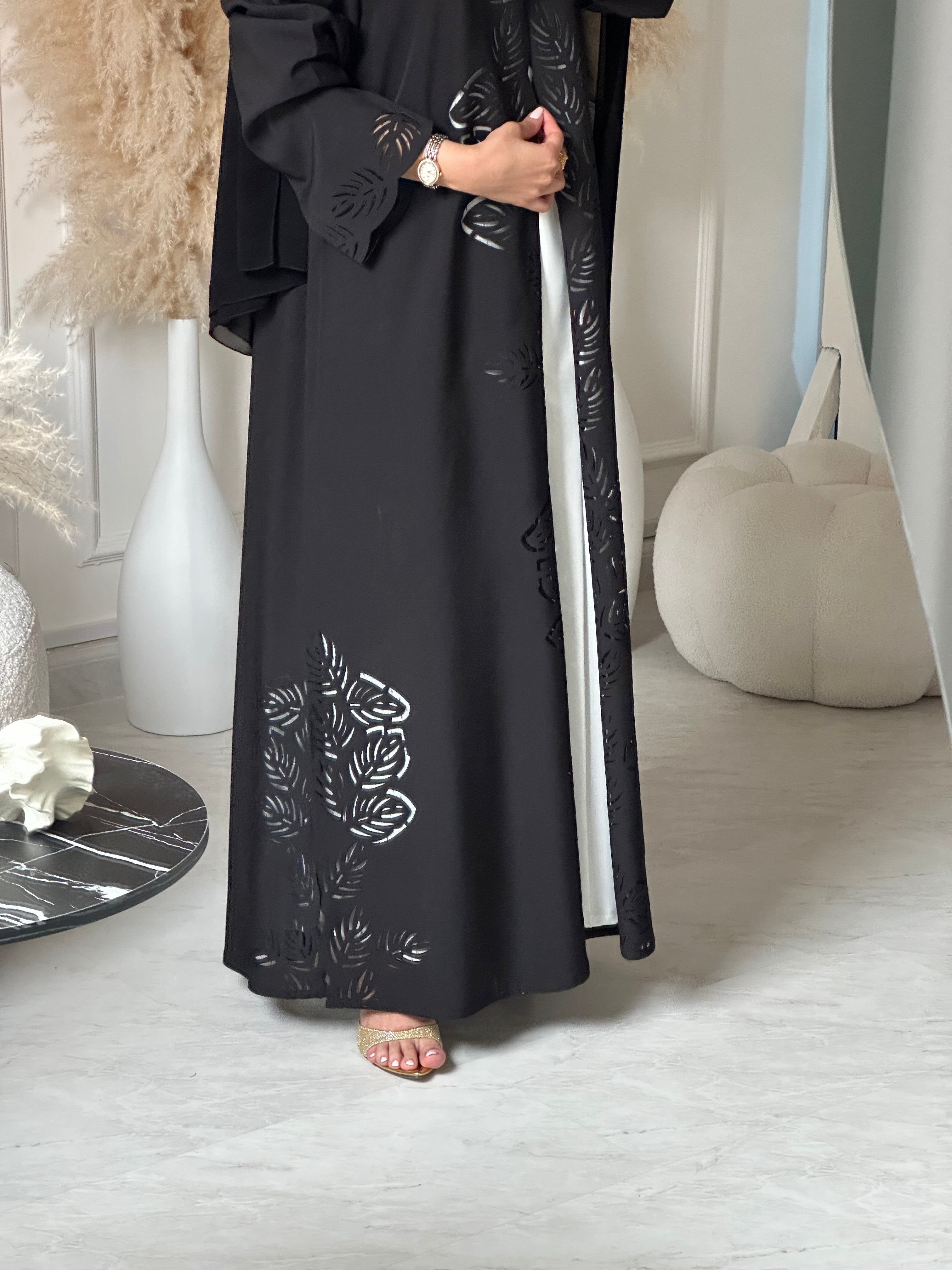 C 0950 Black Lasercut Abaya