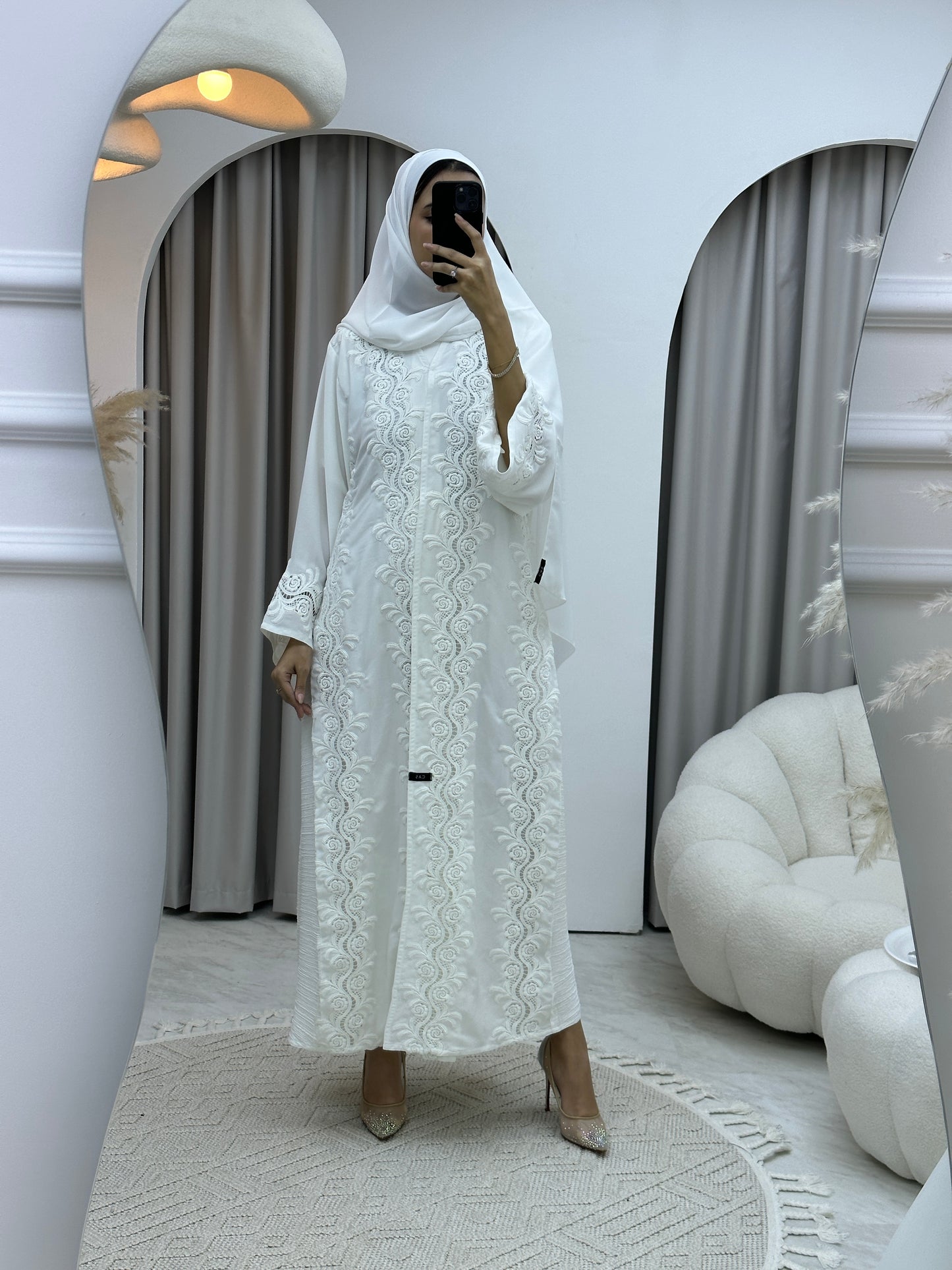 C Lace Panel White Abaya