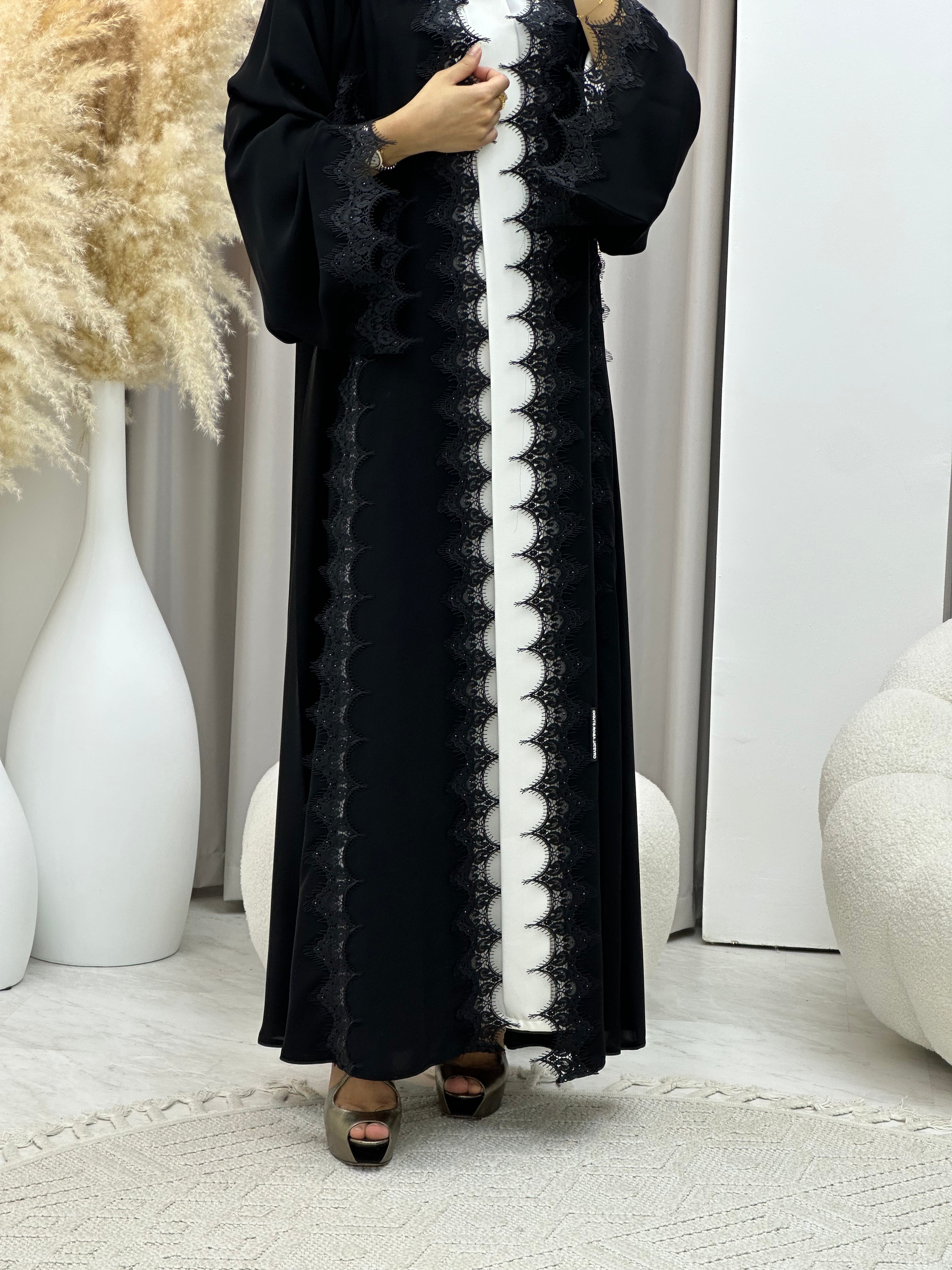 C 0451 Black Classic Lace Abaya