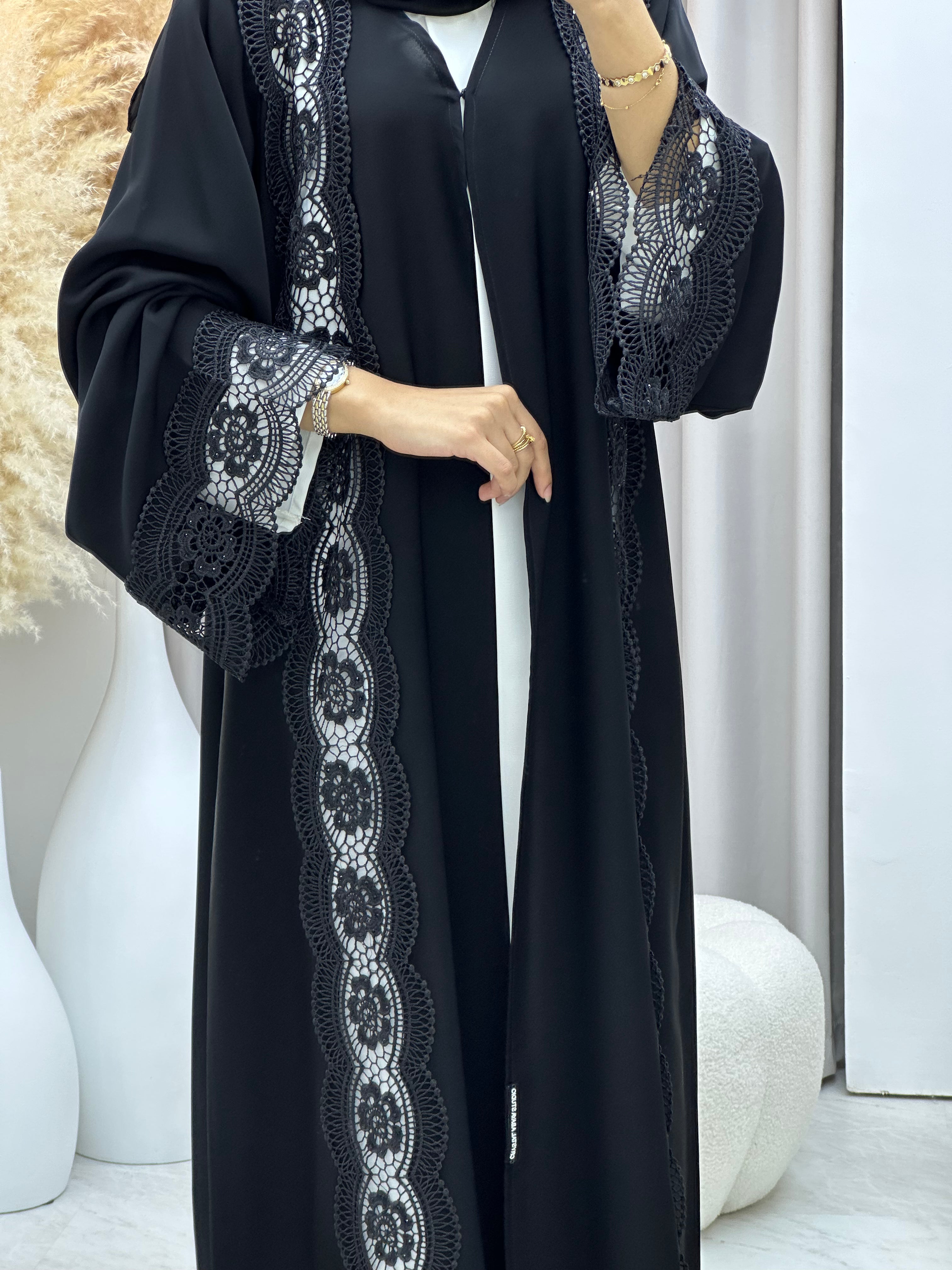 C 0456 Black Classic Lace Abaya