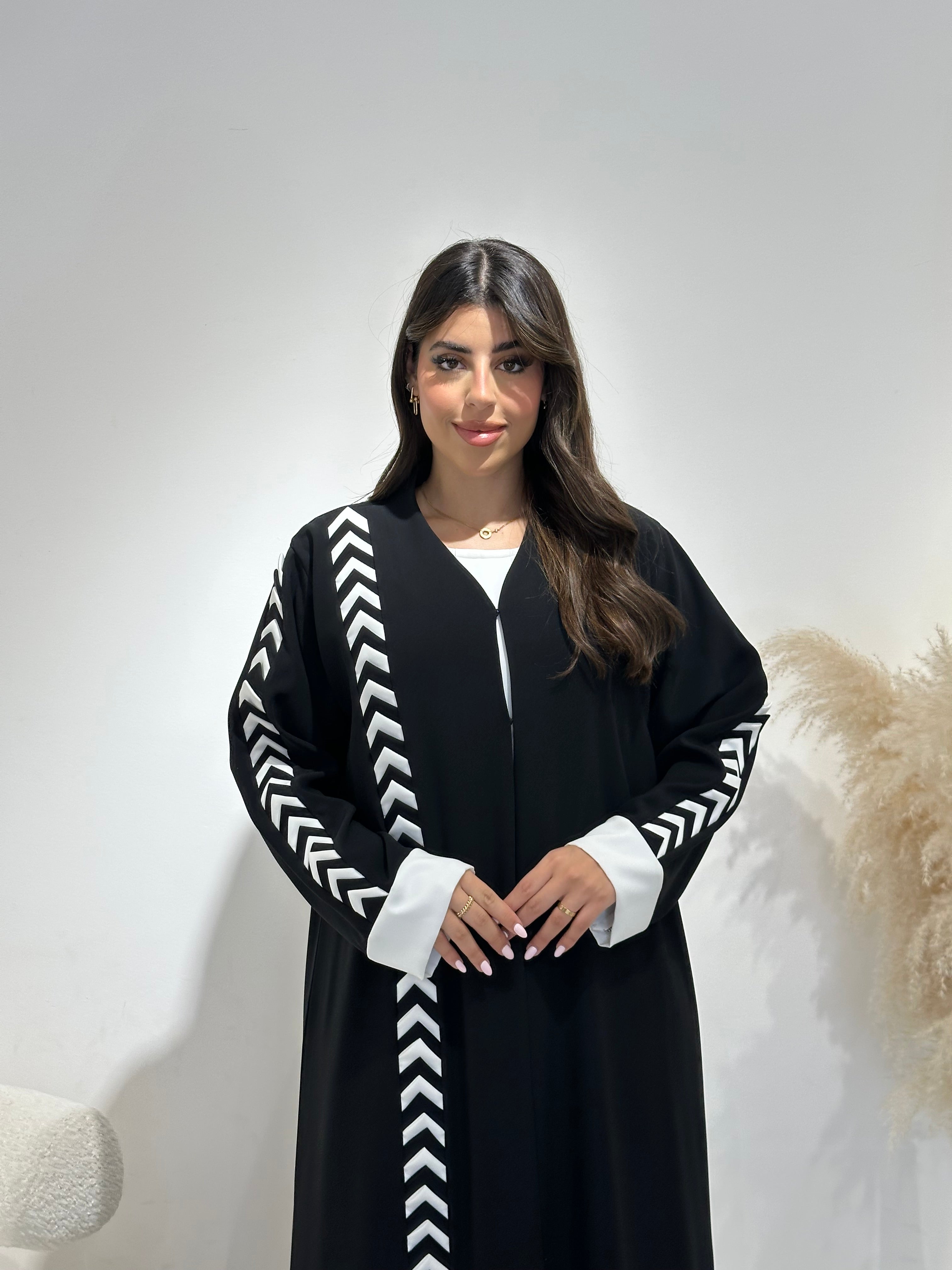 C 1393 Patterned Black Abaya