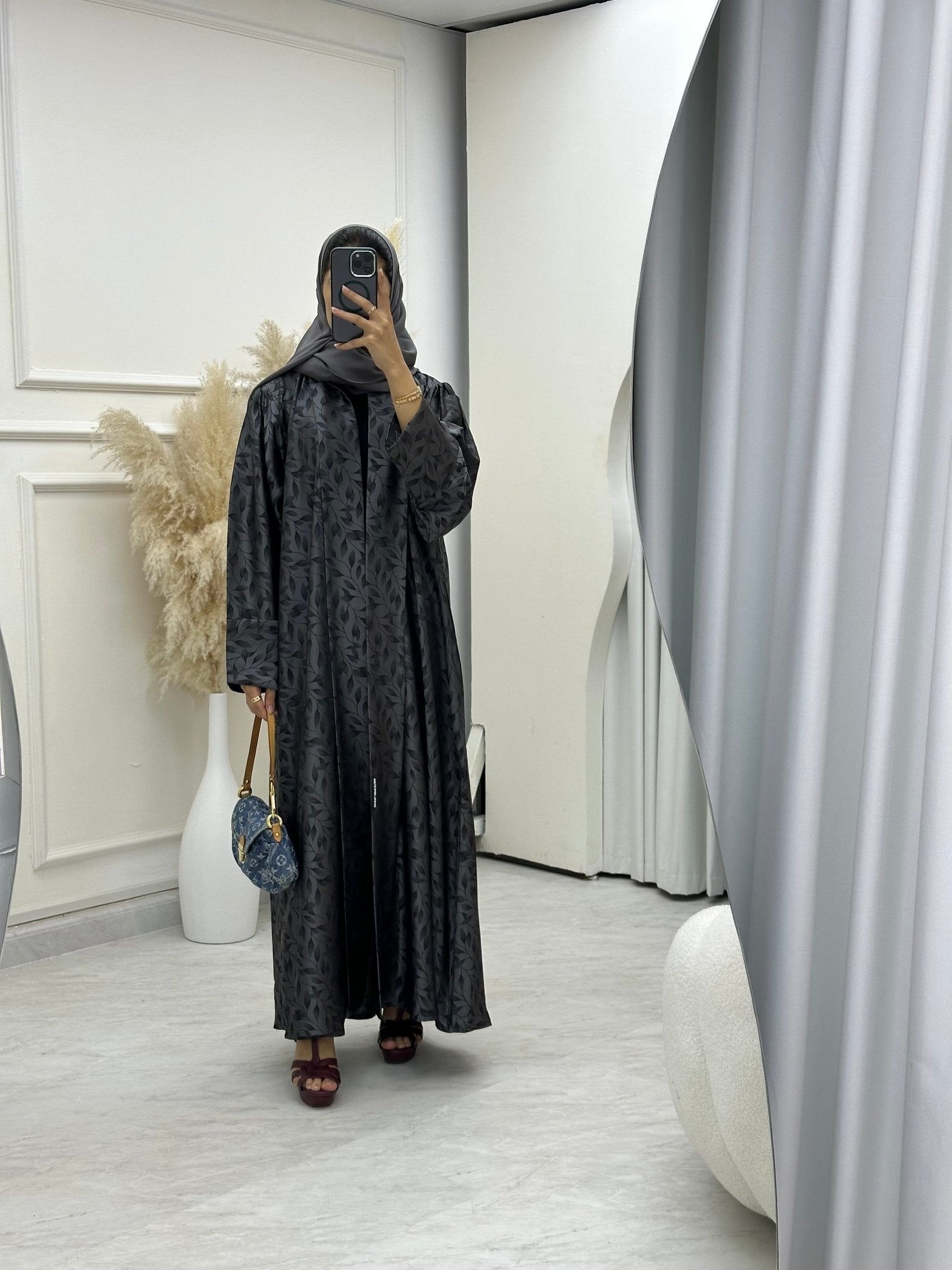 C 0632 - 04 Grey Leaf Print Abaya