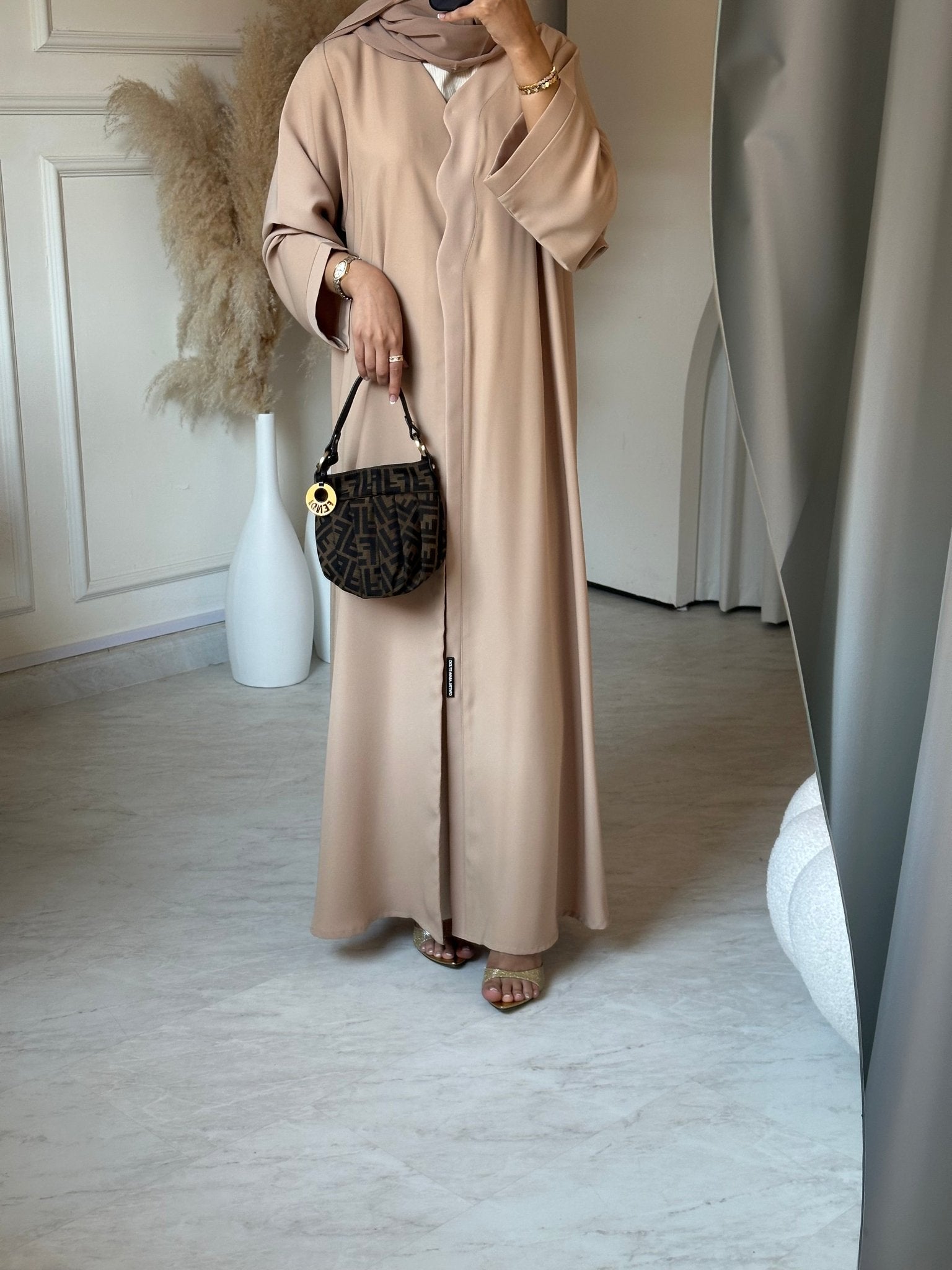 C 0673 Beige Abaya
