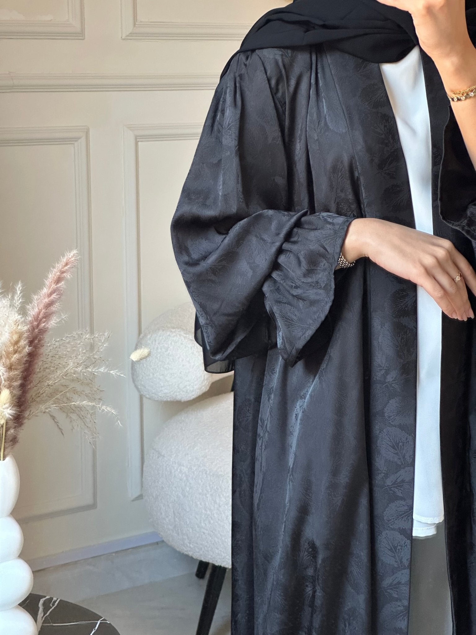C 0840 - 01 Black Printed Abaya