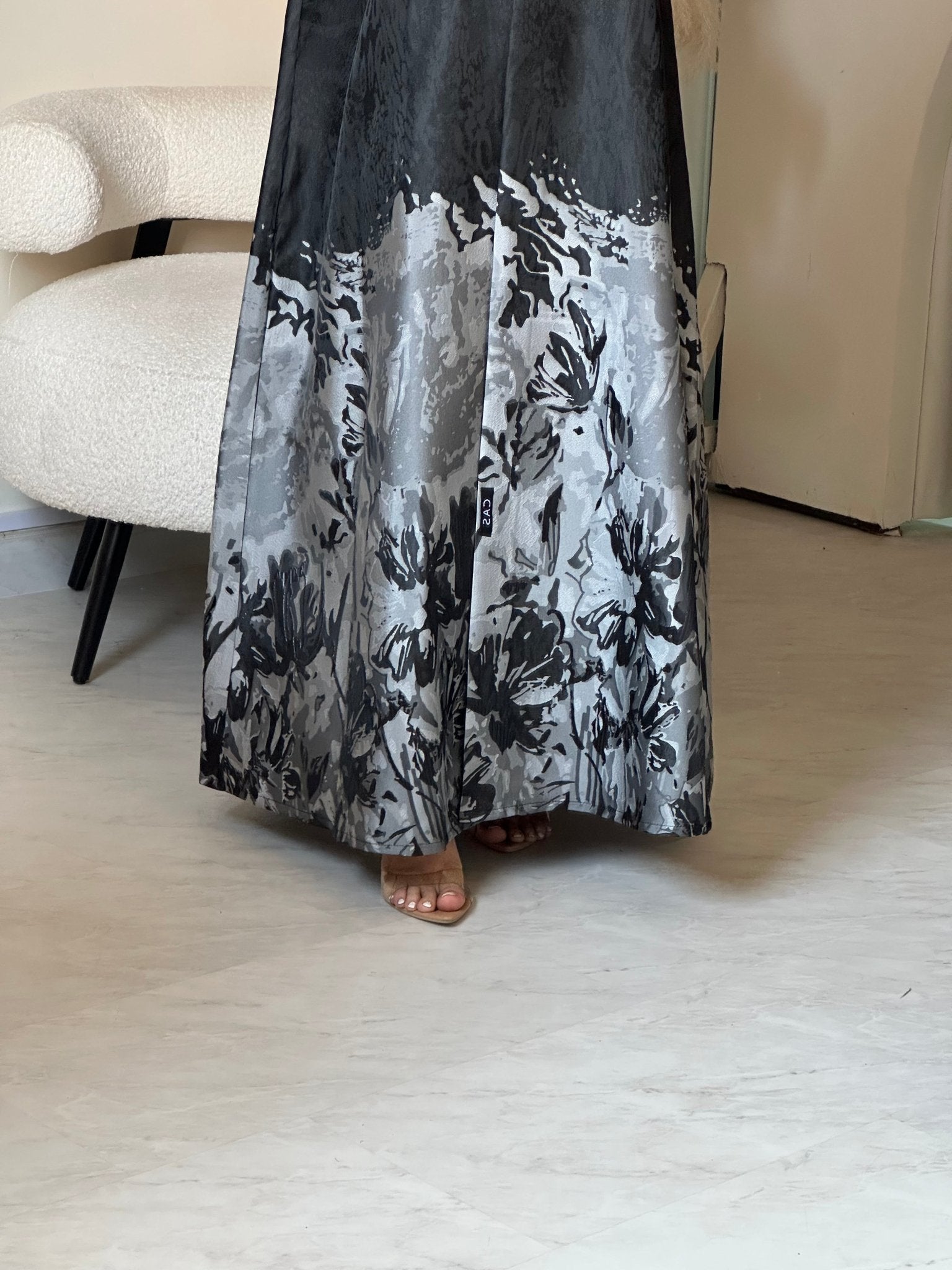 C 0855 - 02 Silver Kloosh Abaya