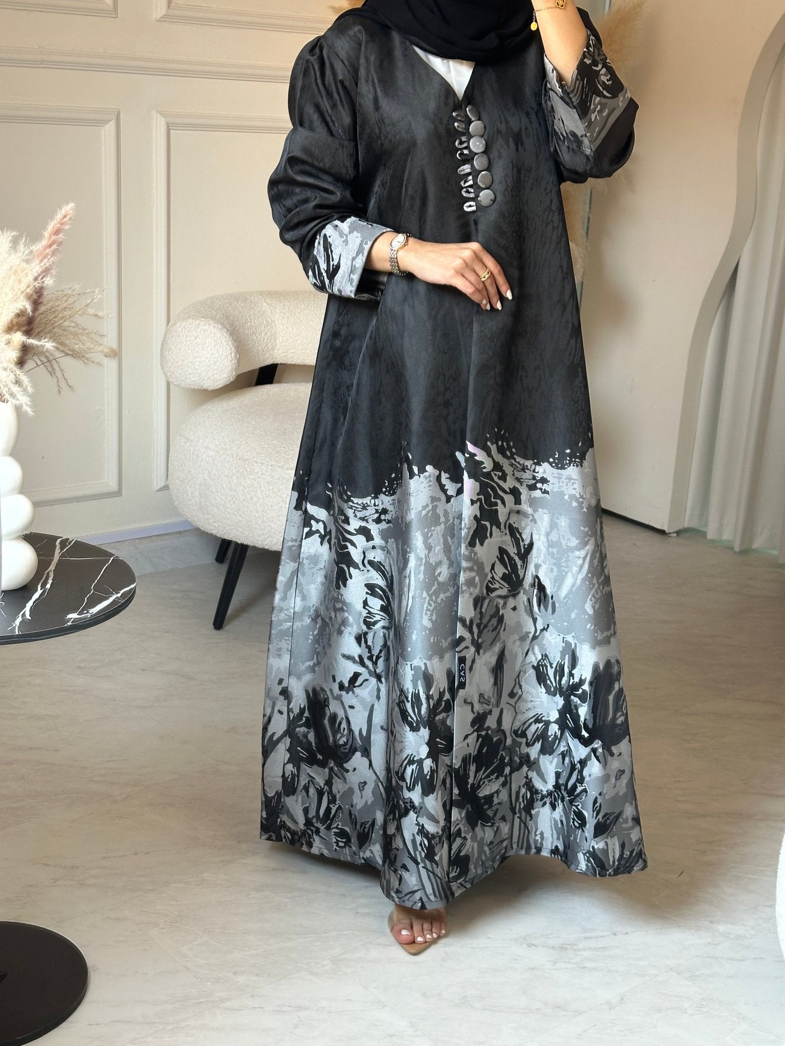 C 0855 - 02 Silver Kloosh Abaya
