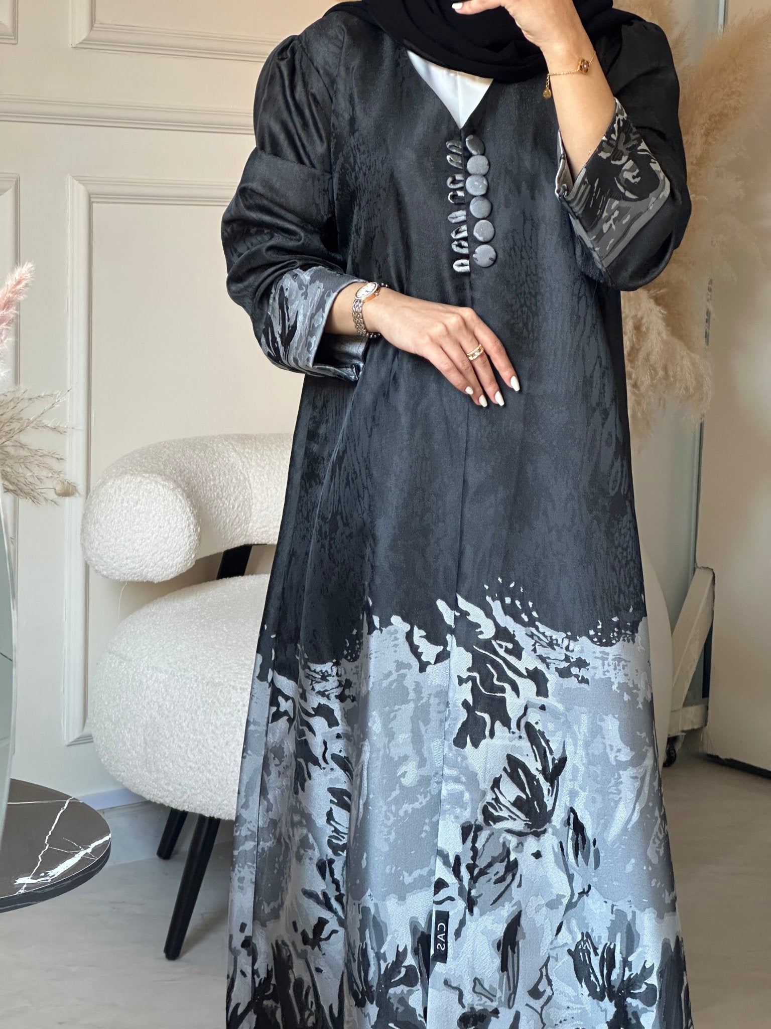 C 0855 - 02 Silver Kloosh Abaya