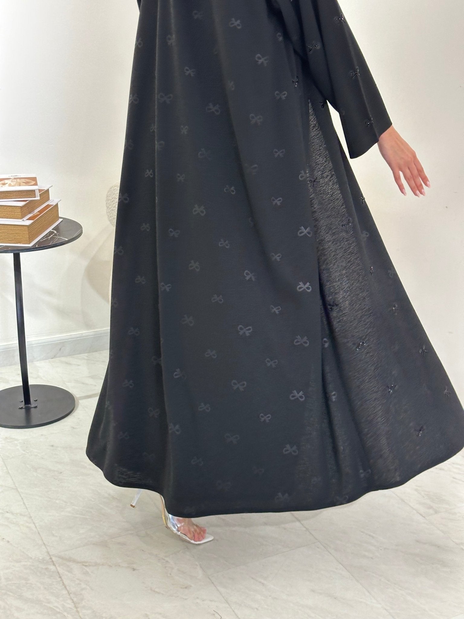 C 0905 Black Bow Abaya