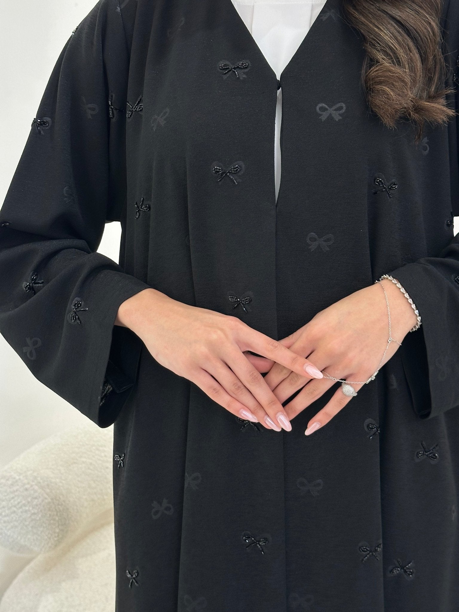 C 0905 Black Bow Abaya