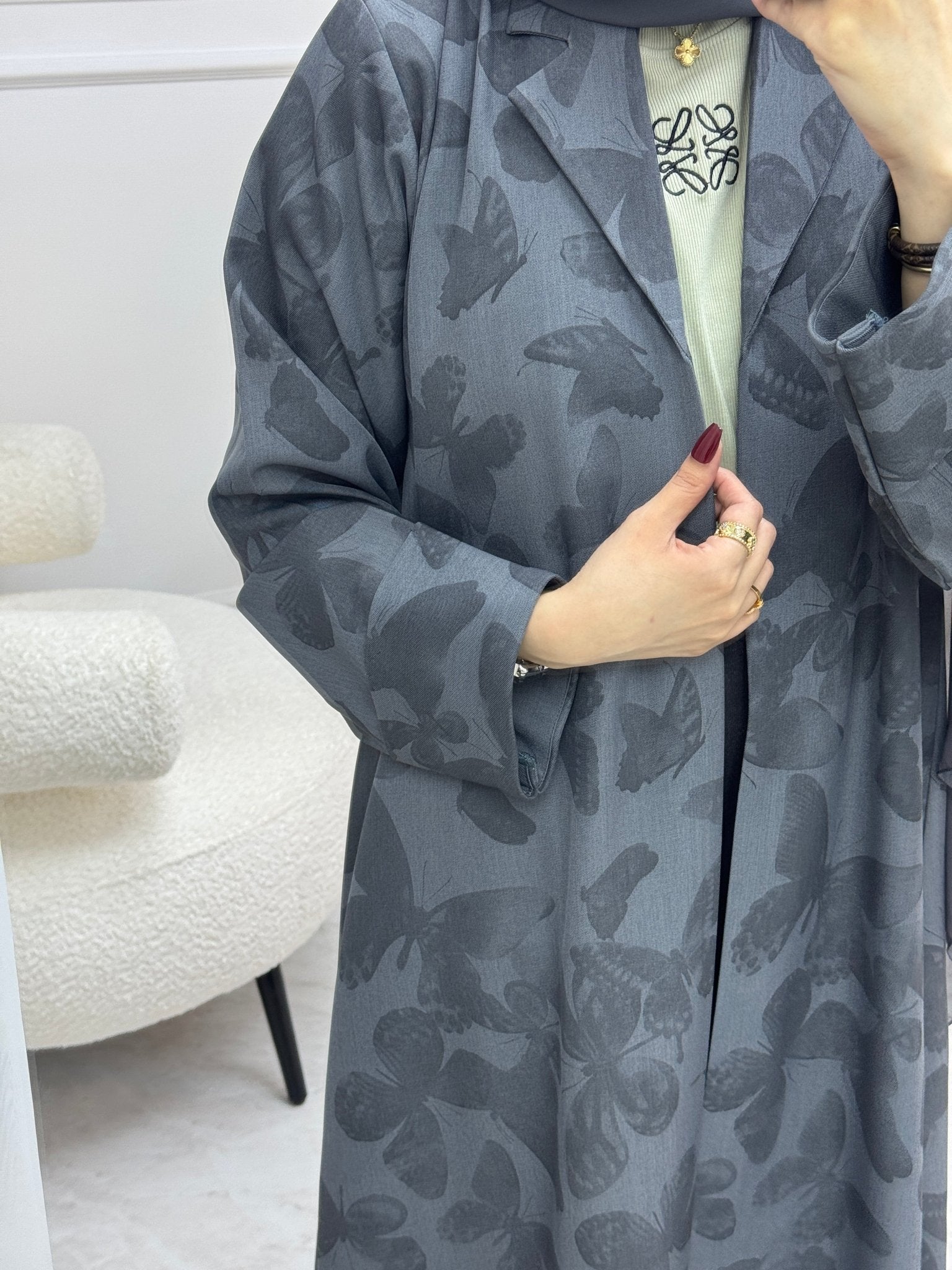 C 1001 - 01 Grey Printed Abaya