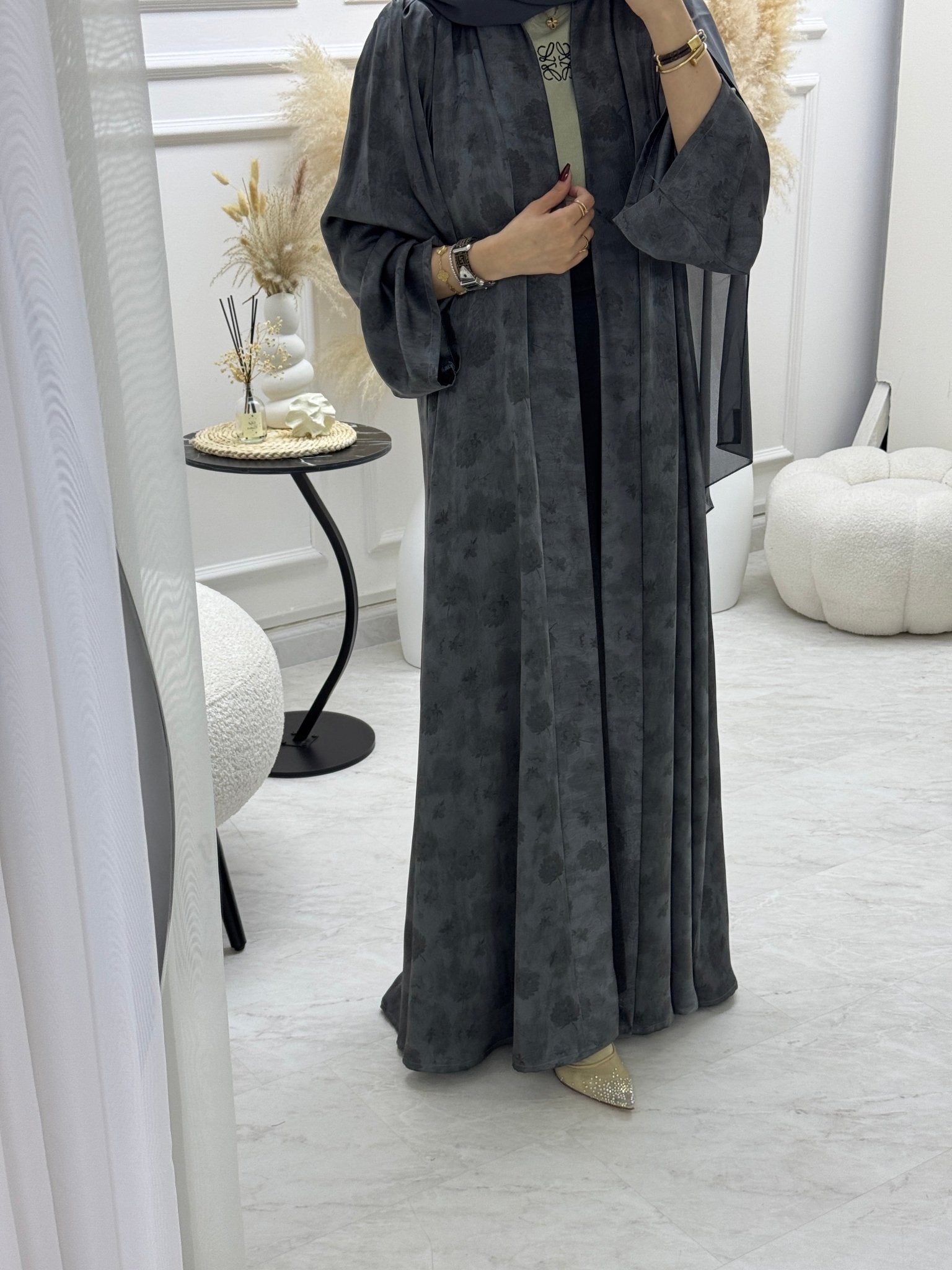 C 1005 - 01 Grey Printed Abaya