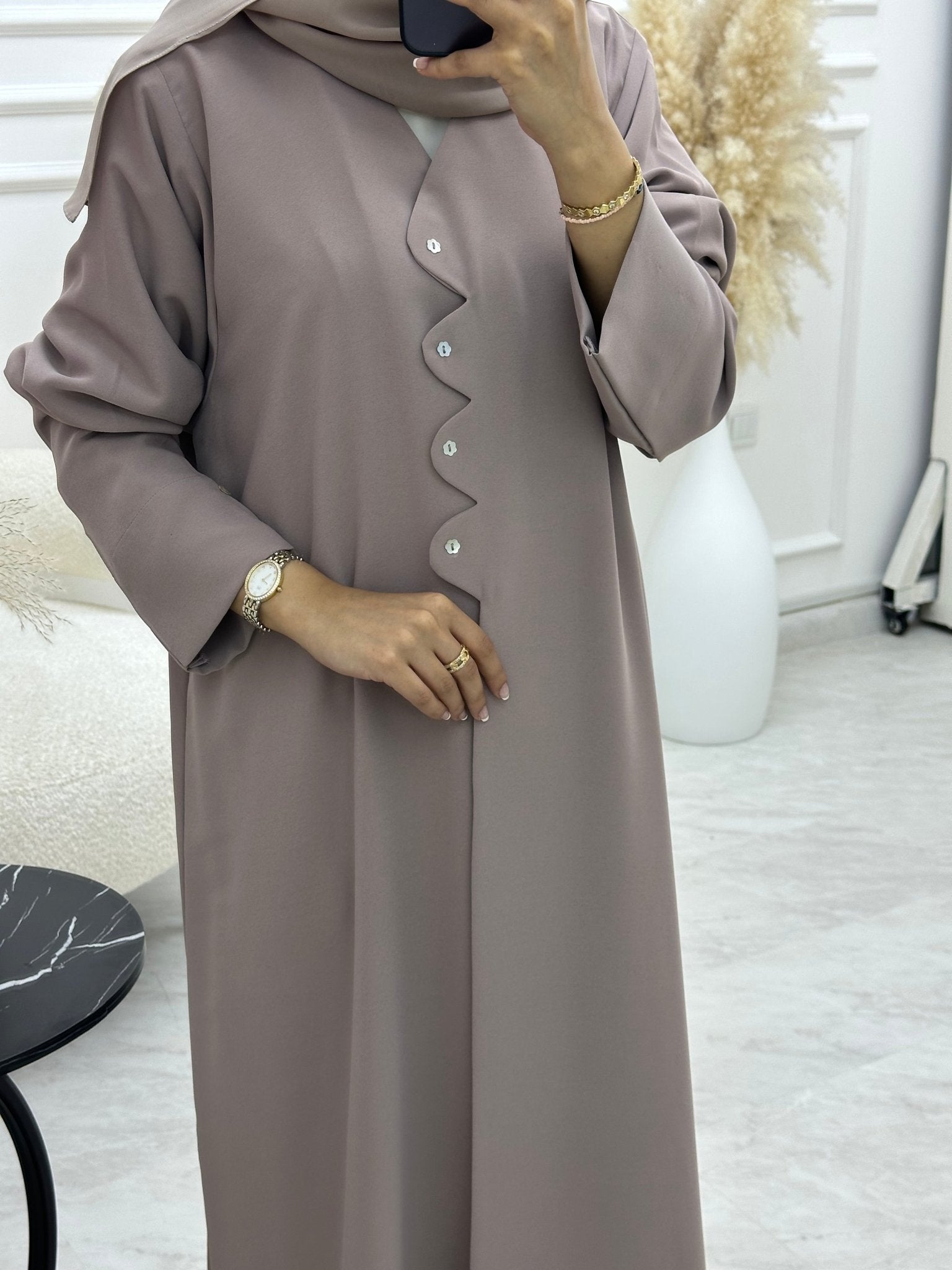 C 1067 Nude Abaya